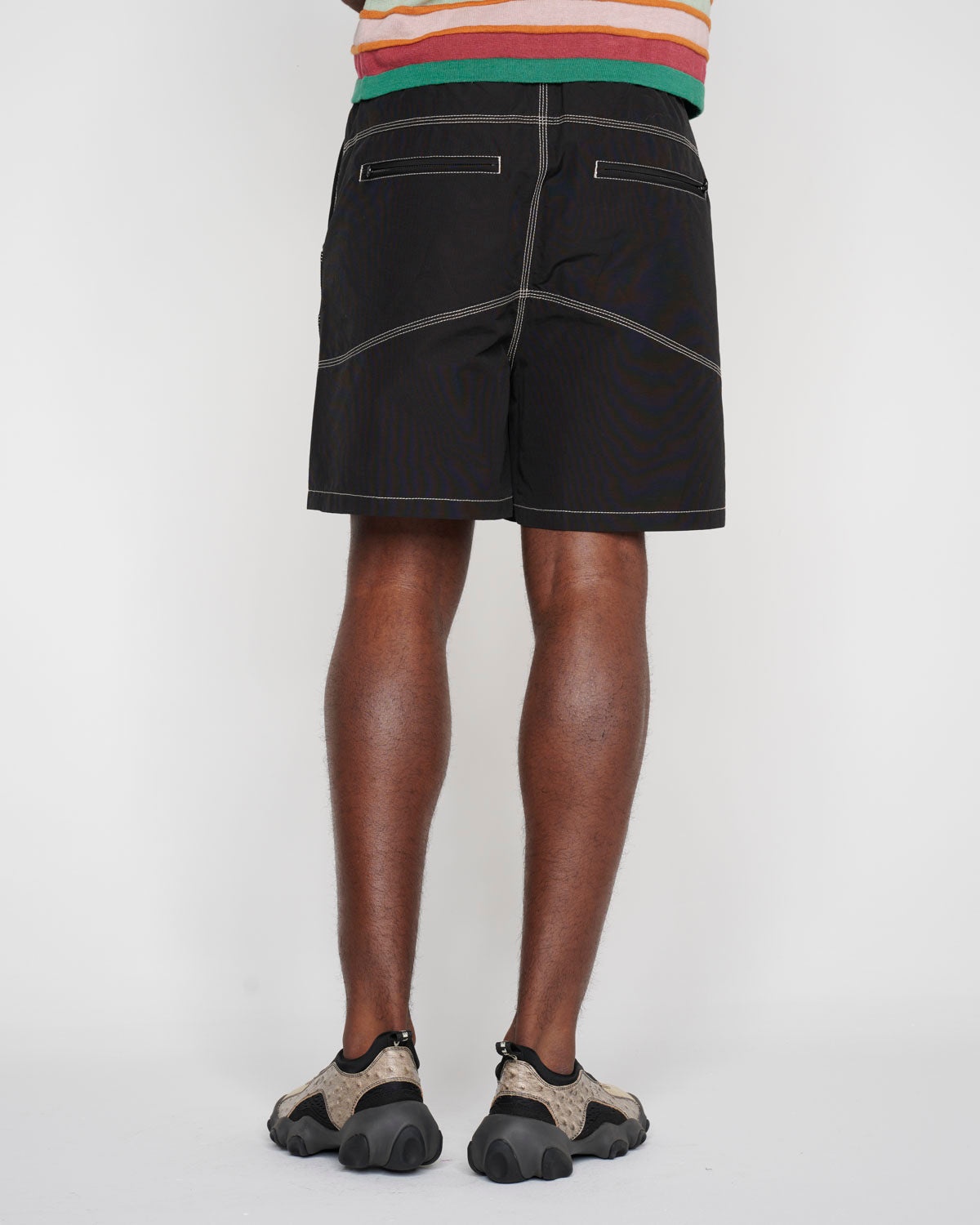 Triple Needle Bishop Short - Black - 5