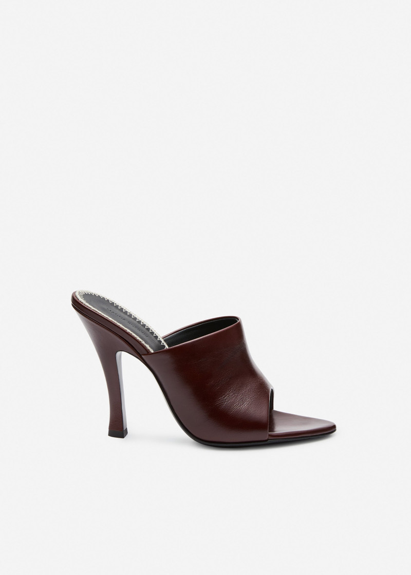 High-heel mules in burgundy leather 1
