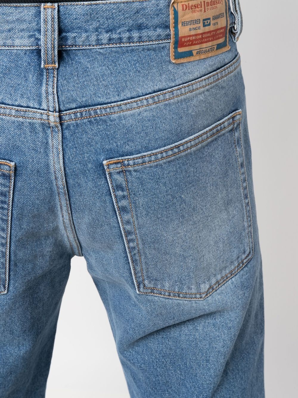 2010-FS4 STRAIGHT-LEG JEANS - 2