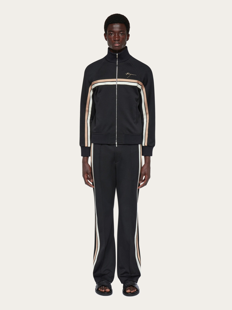 Sporty zip up jacket 7