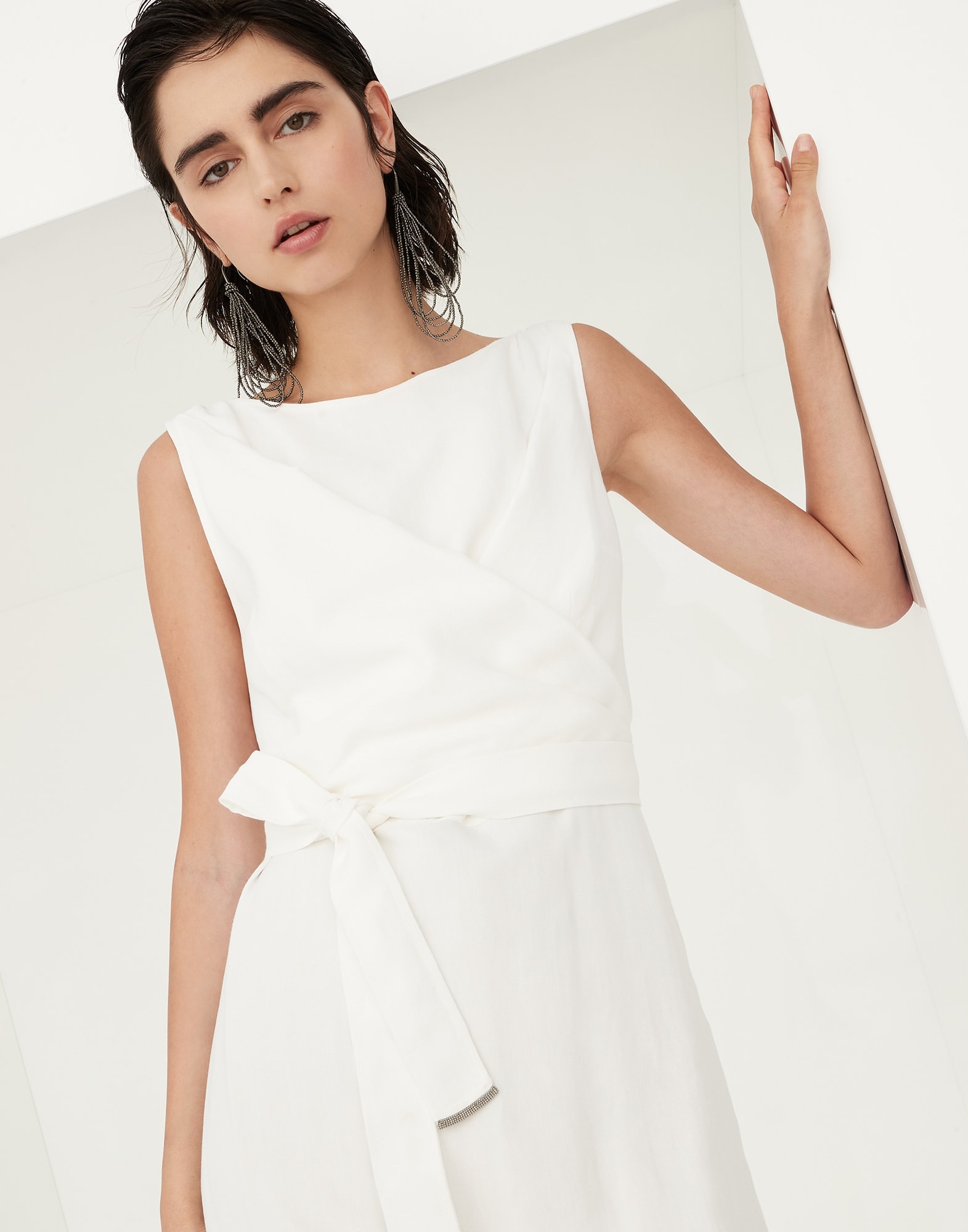 Brunello Cucinelli Viscose and linen fluid twill belted wrap