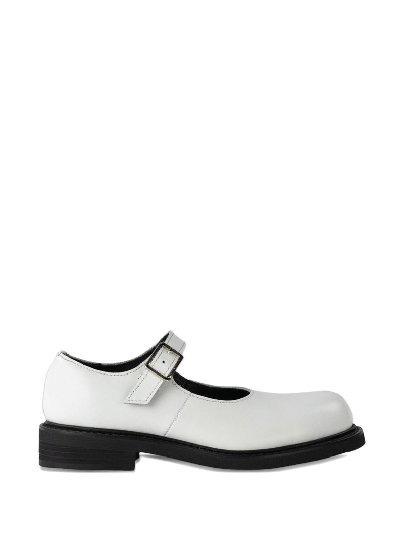 buckle-strap pumps 1