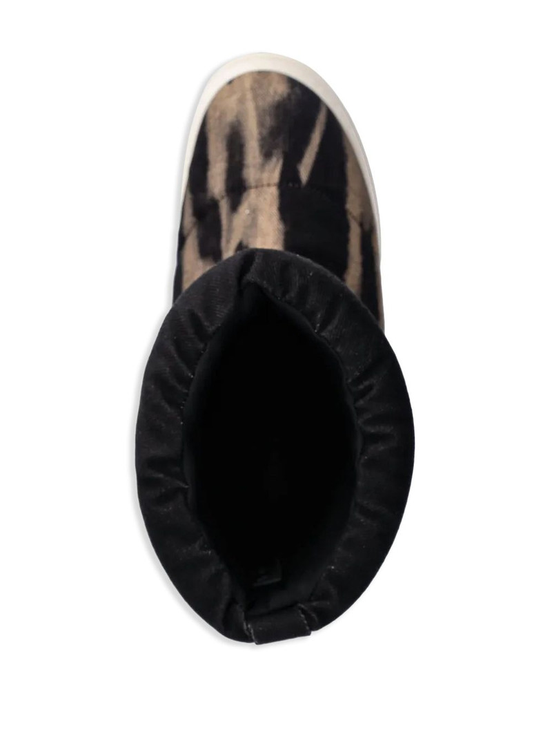 Mega Bumper Lunar boots 4