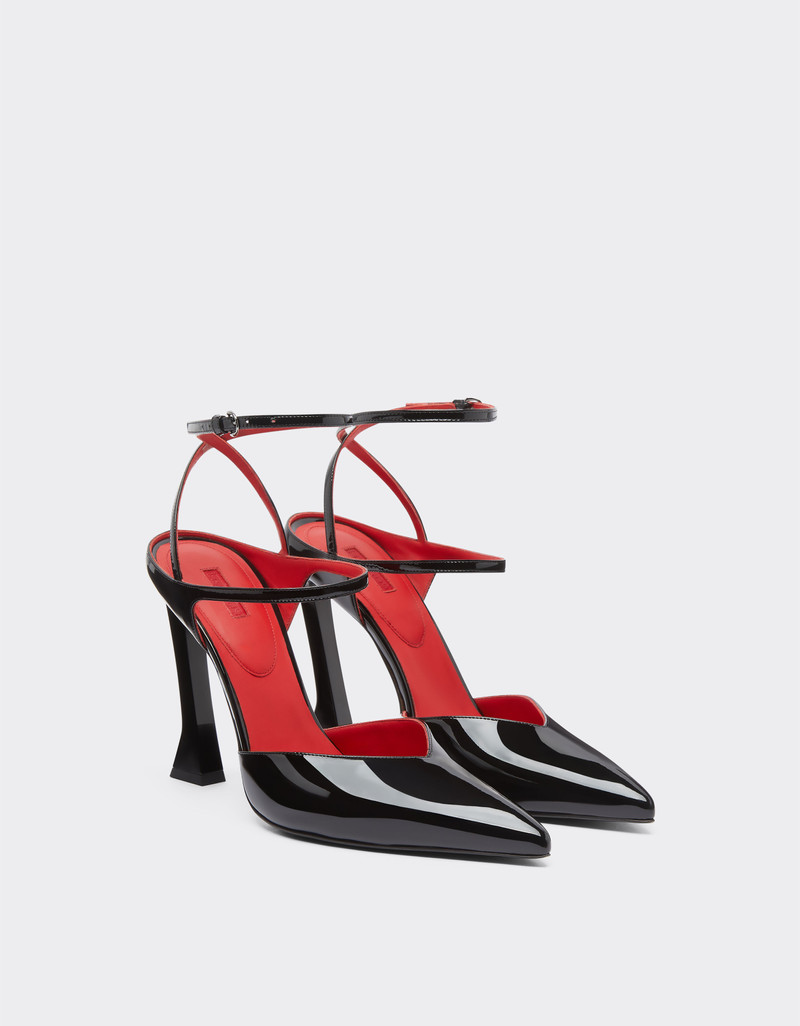 Pump shoe in coated leather 3