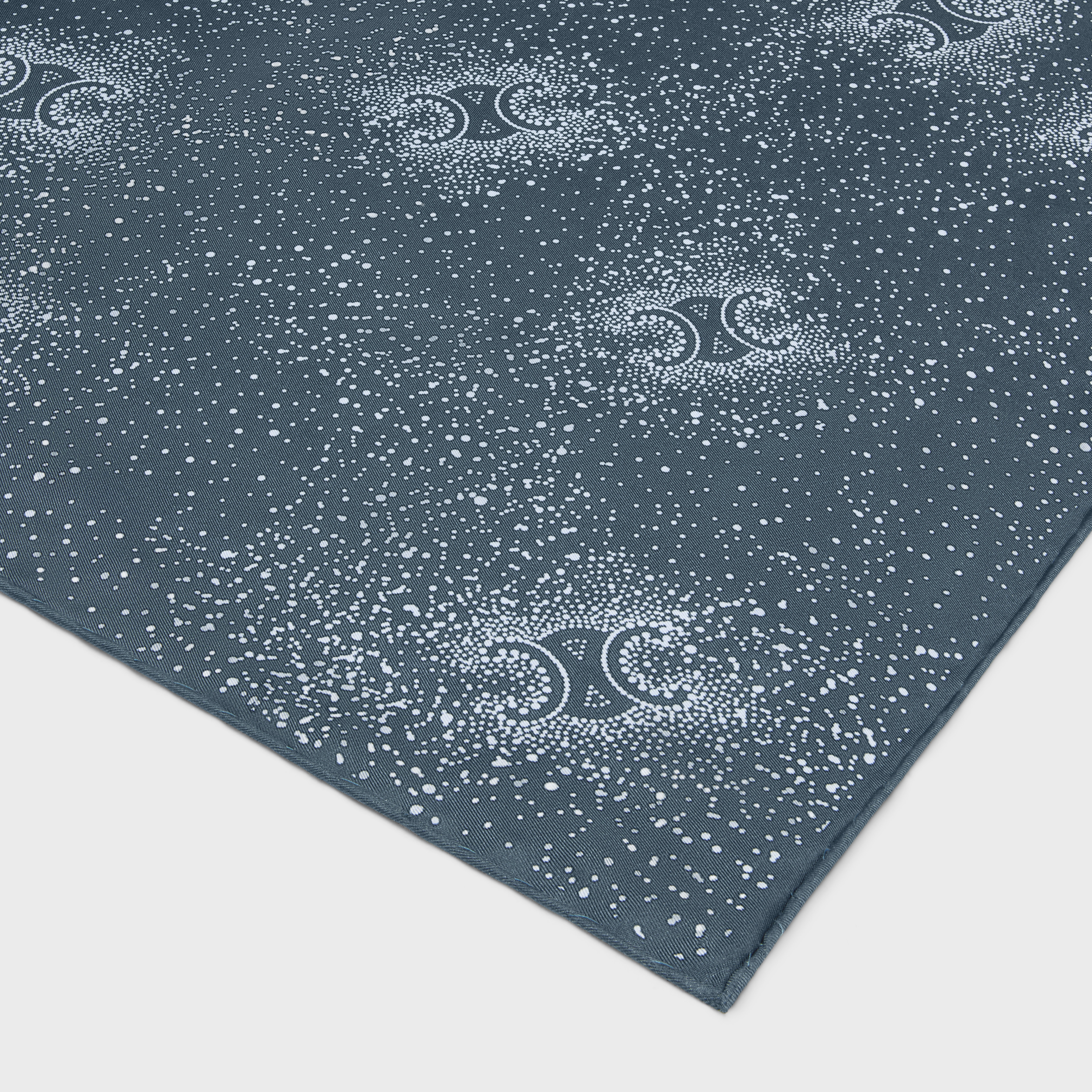 square in triomphe explosion silk twill - 2