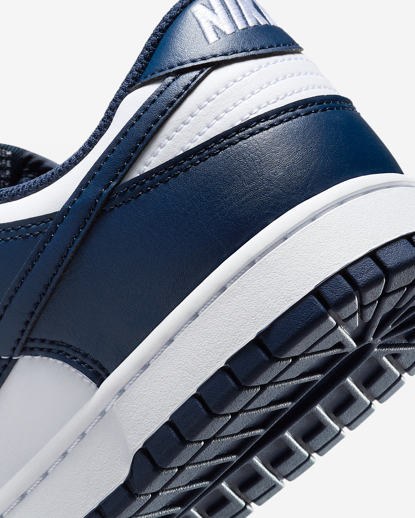 Nike Dunk Low Retro Men's Shoes - 8