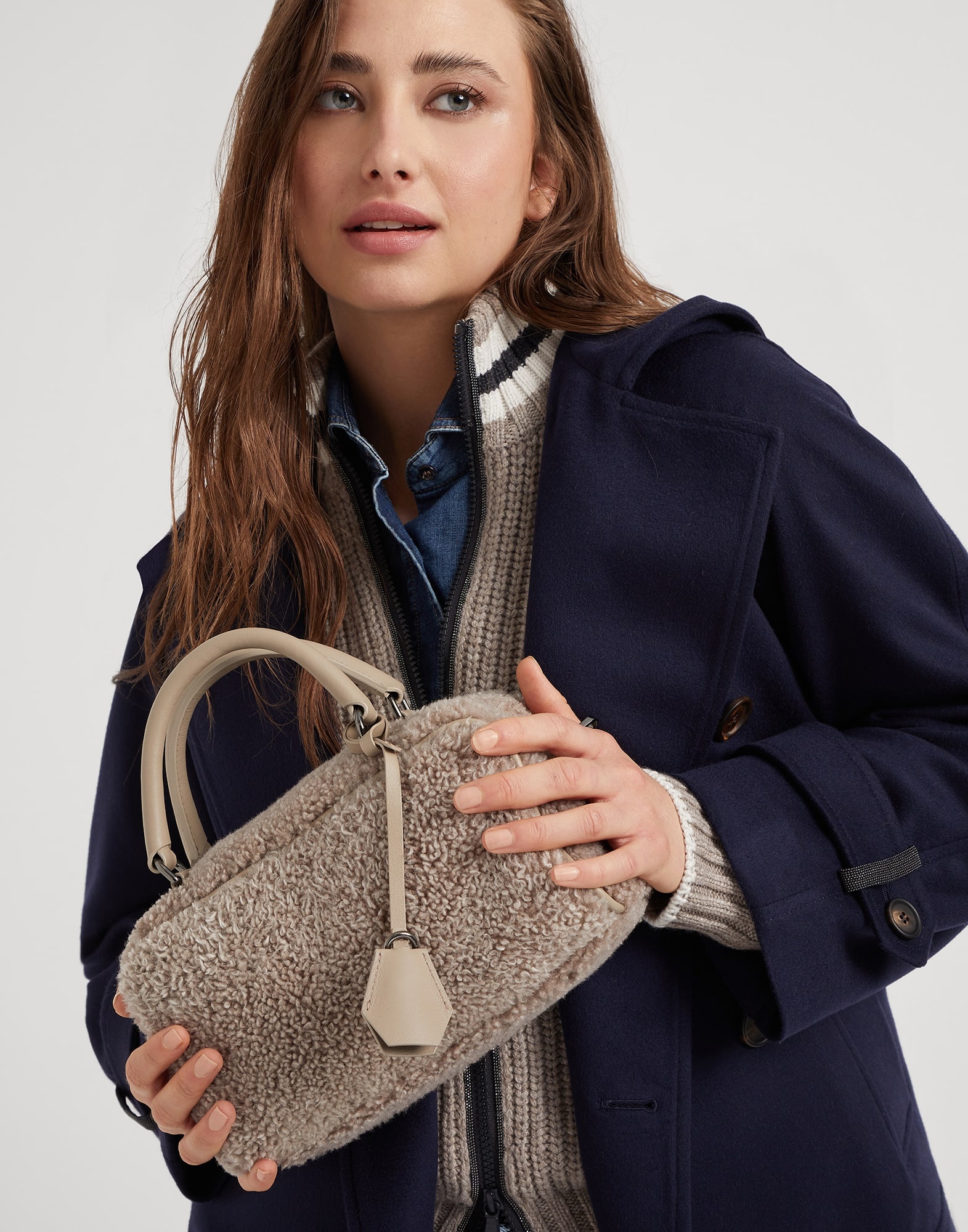 Explorer small boston bag in curly shearling - 4