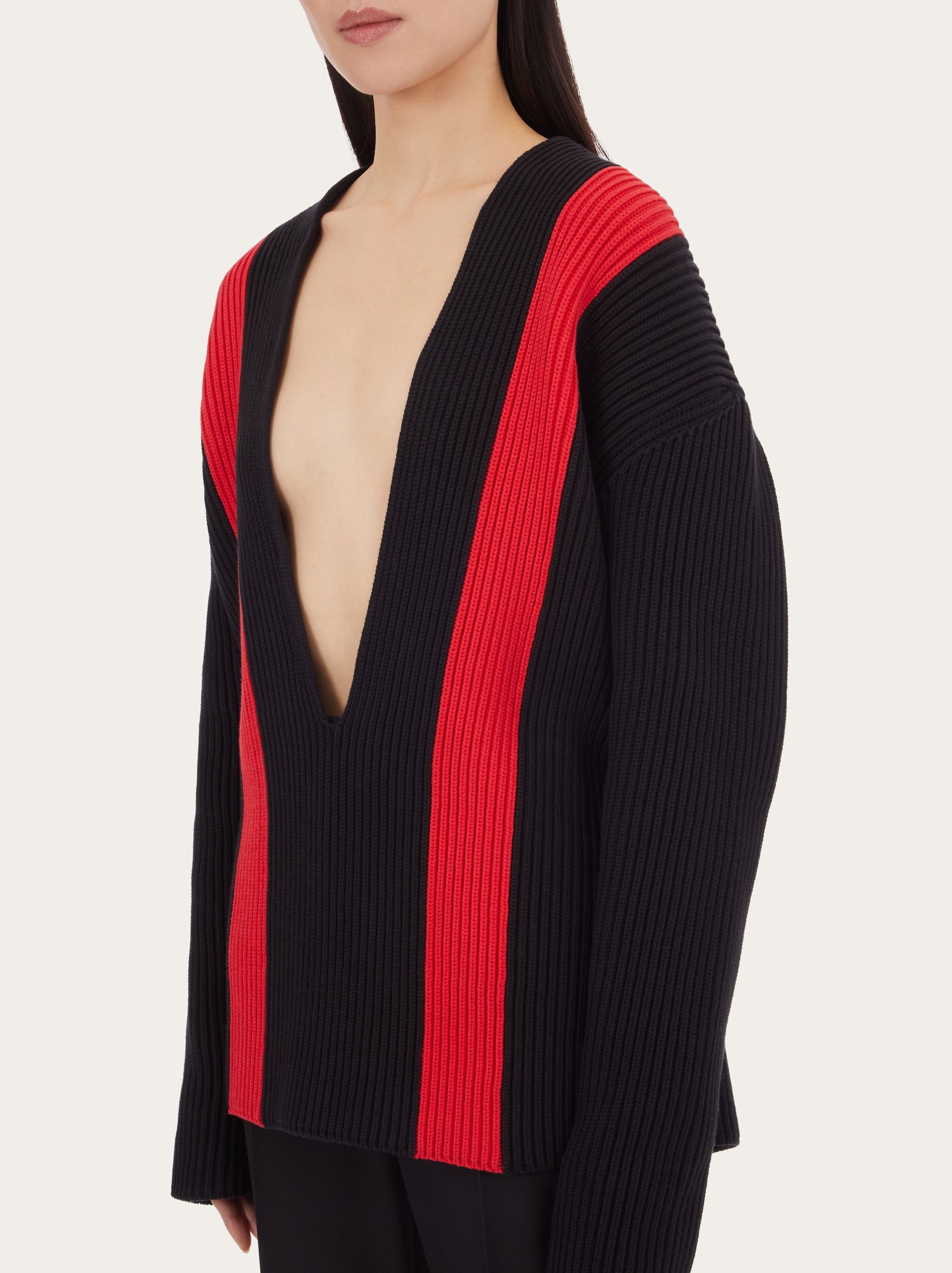 Color block V neck sweater - 4