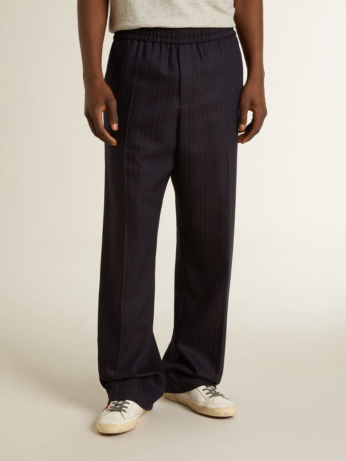 Men's wool joggers with vertical thin stripes - 2