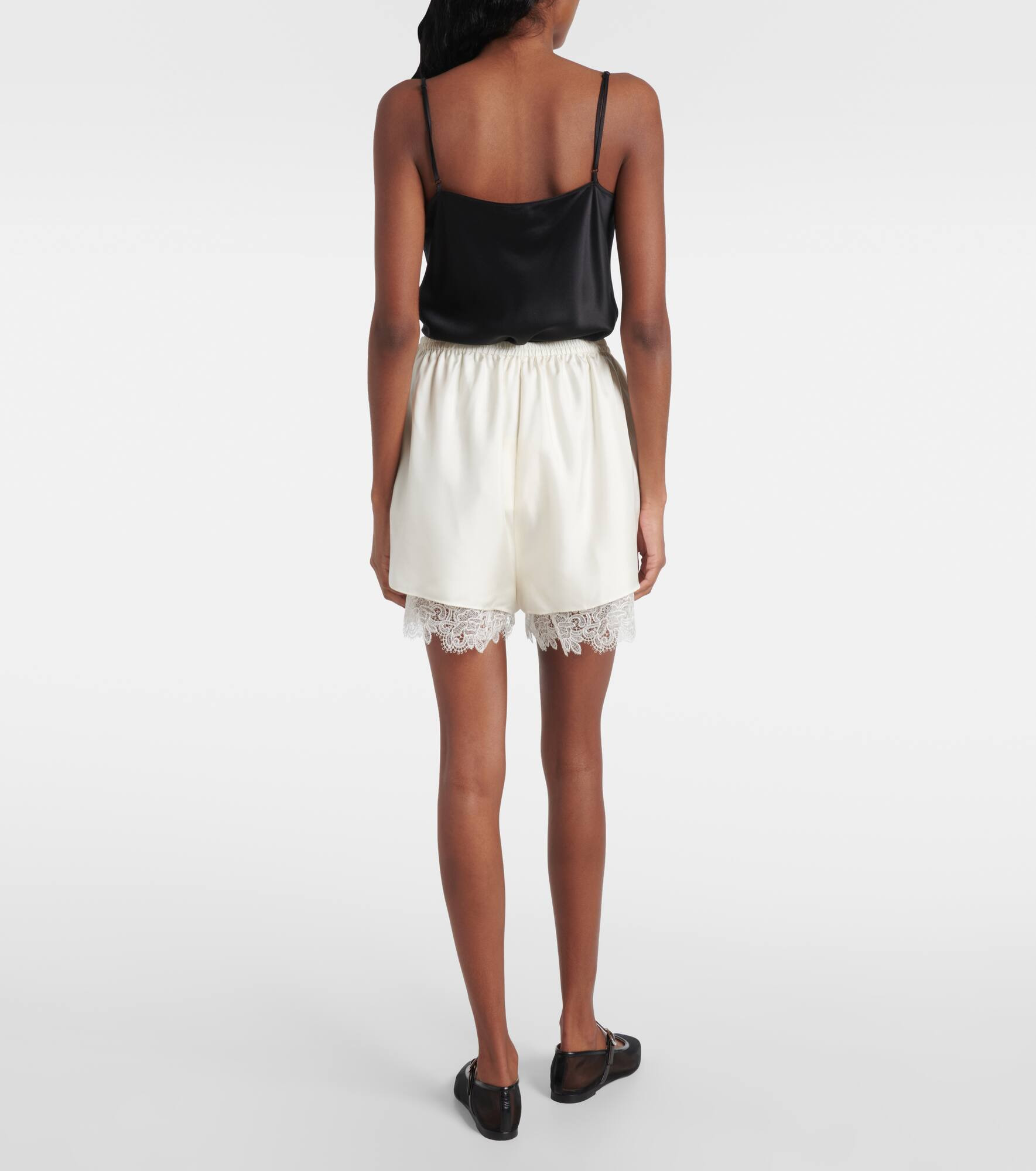 Lace-trimmed silk shorts - 3