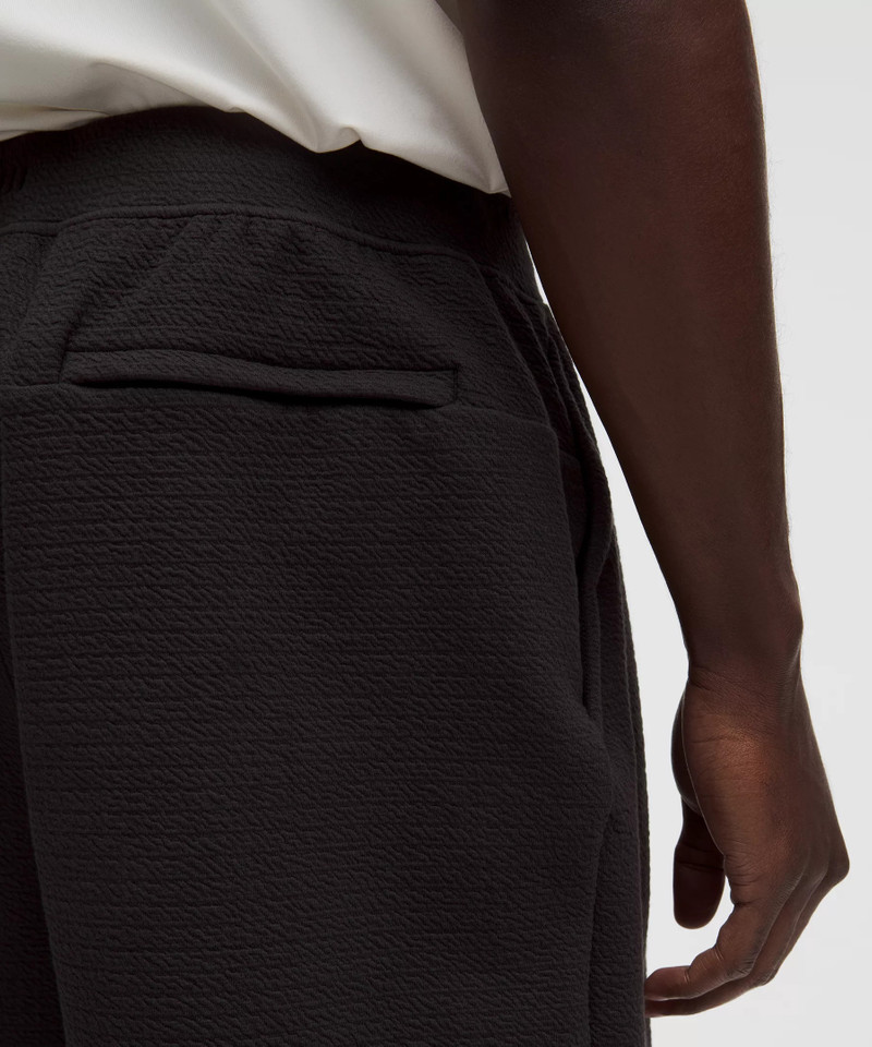 Textured Spacer Relaxed Short 8" 6