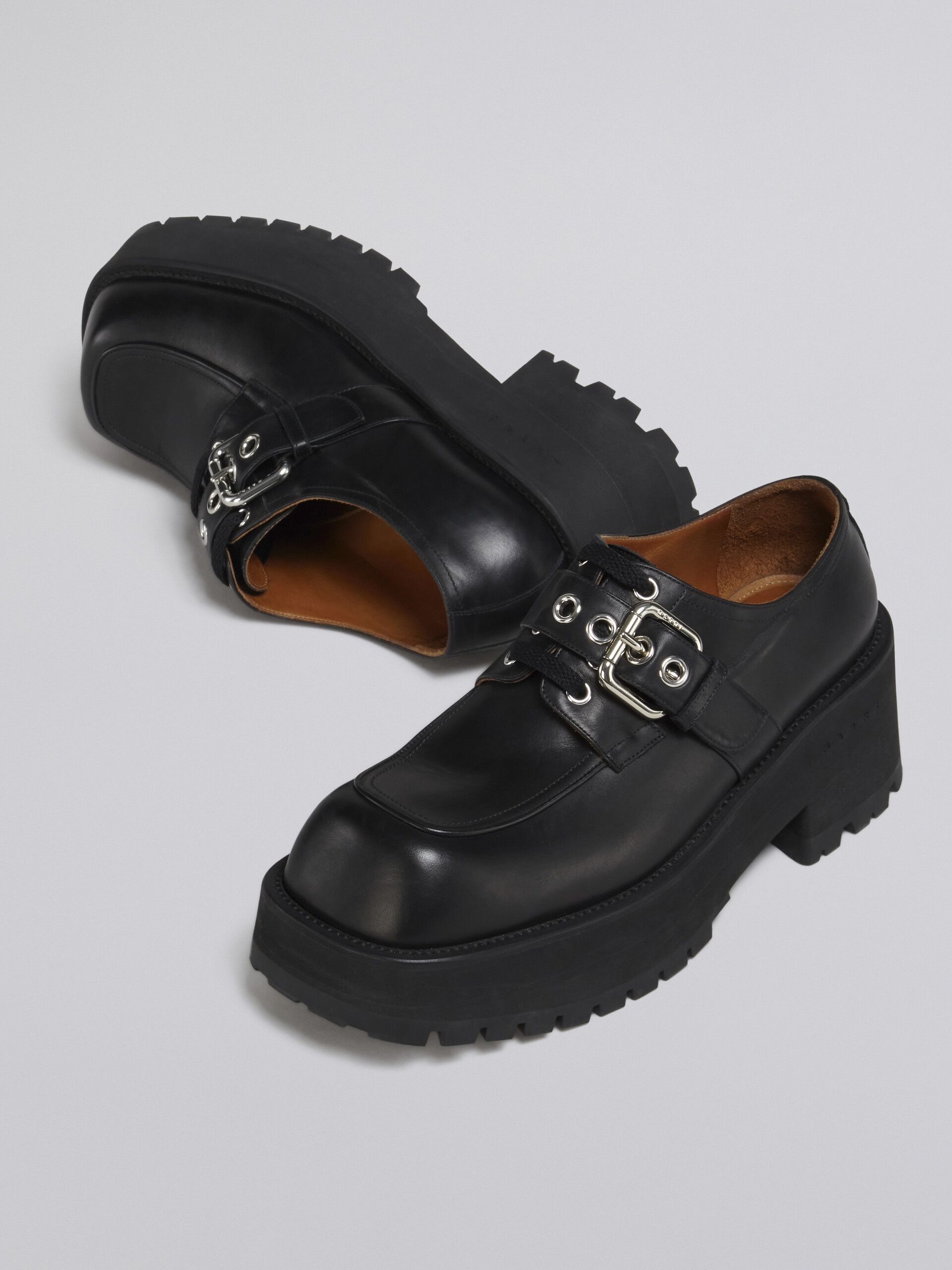 BLACK SOFT CALF LEATHER MOCCASIN - 5