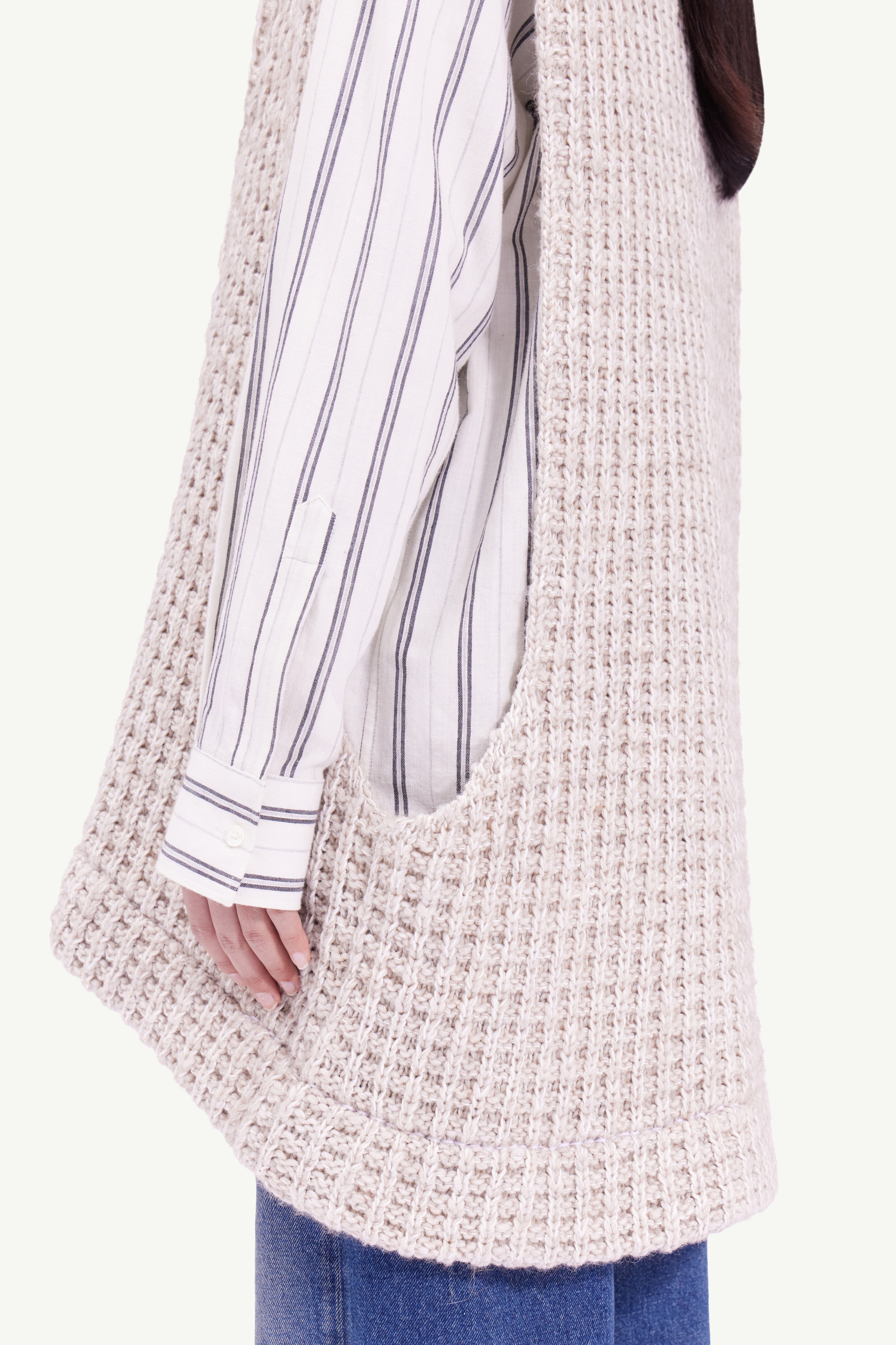 Waffle knit sleeveless sweater - 6