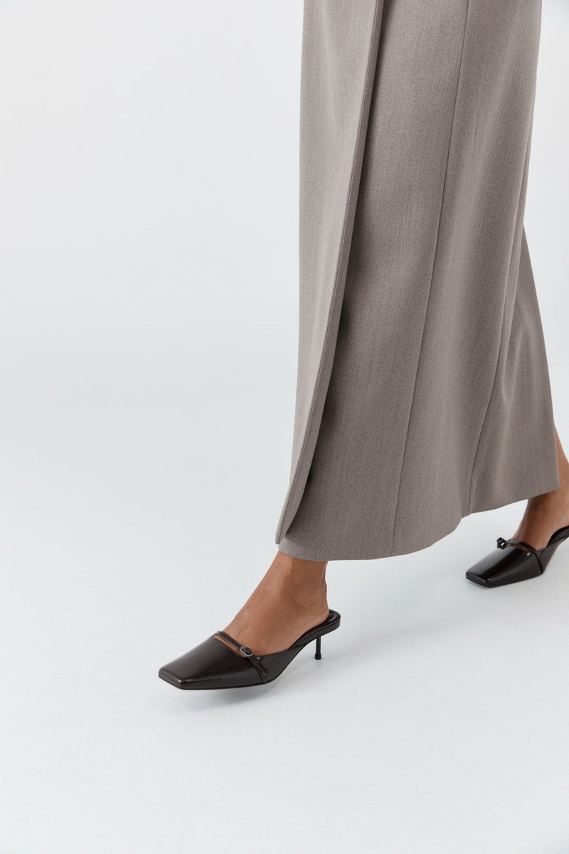 ST. AGNI Plié Heel - Coffee outlook