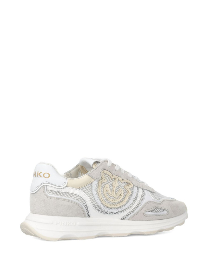 logo appliqué sneakers 3