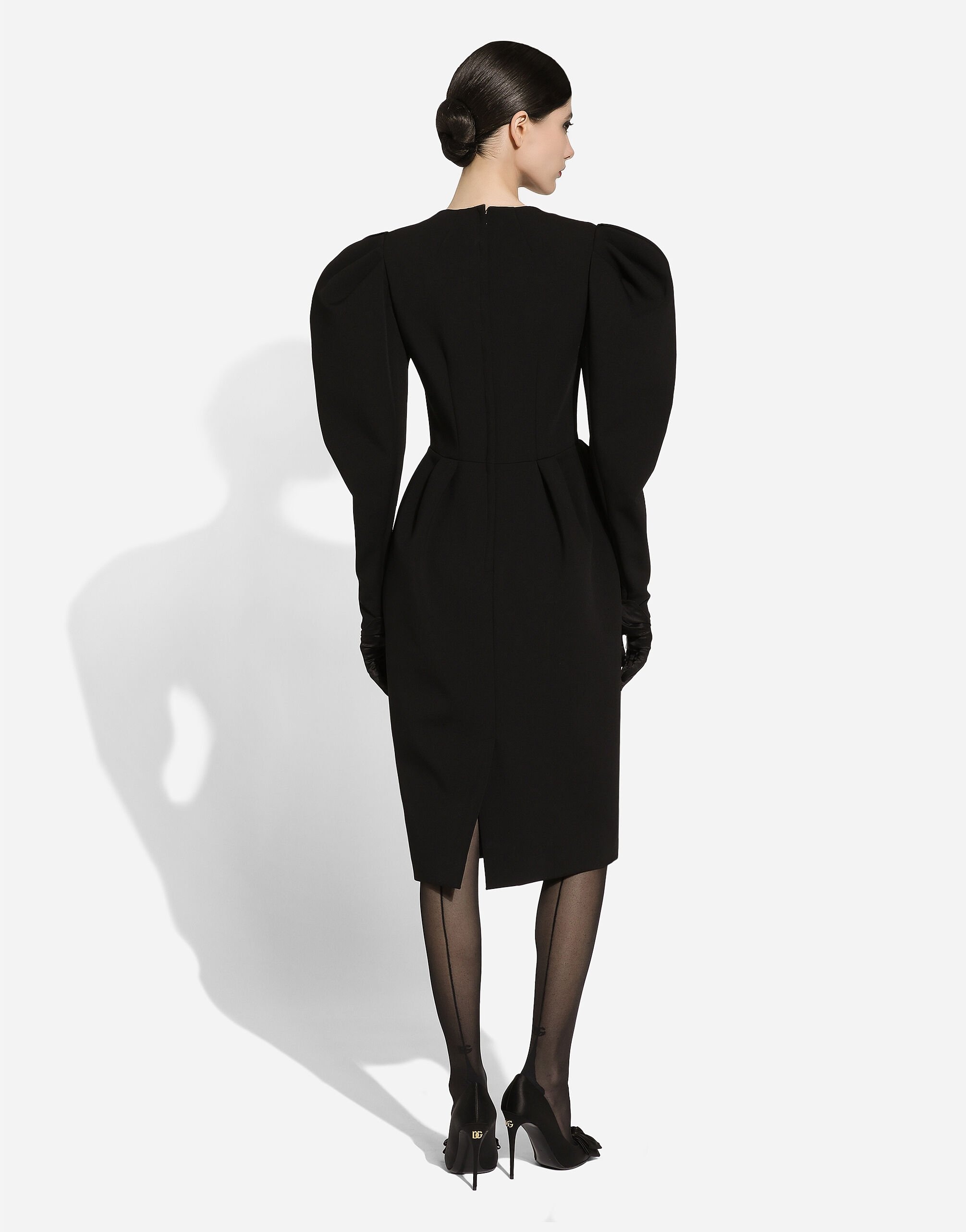 Calf-length wool dress with open neckline - 3