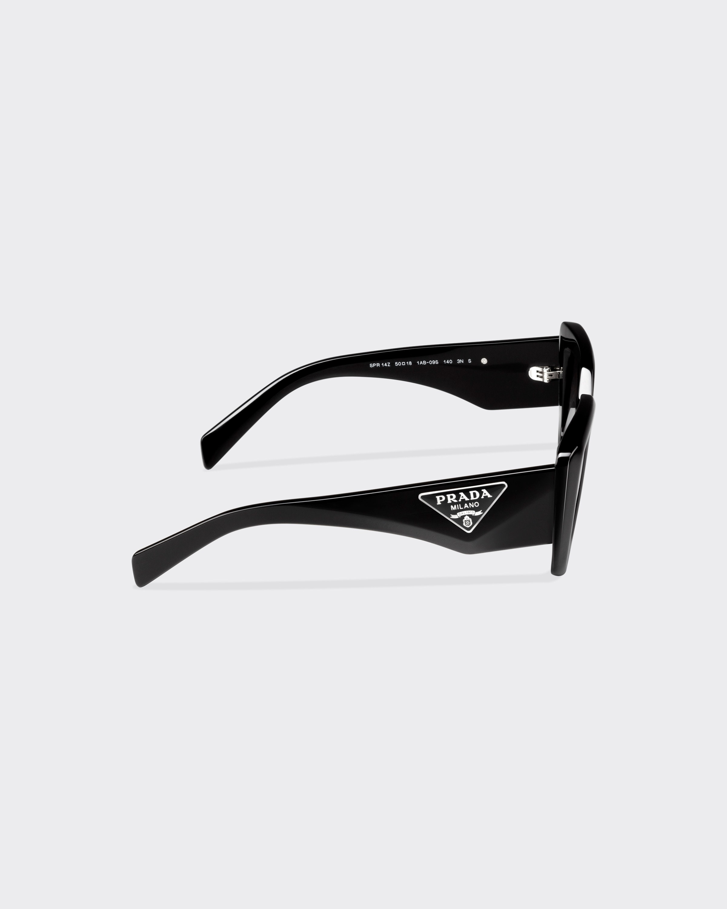 Sunglasses with triangle logo - 4