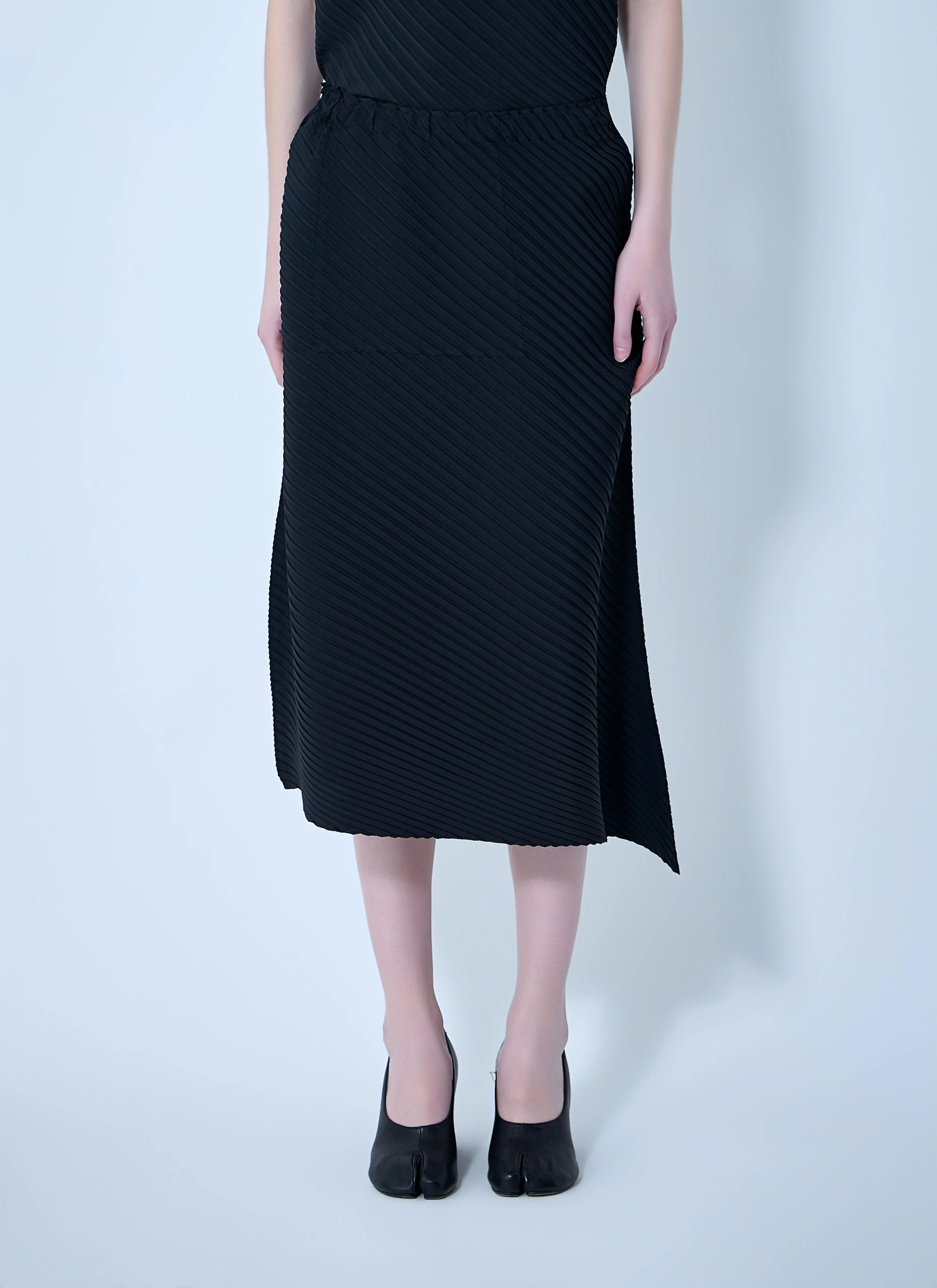 Diagonal Textured Midi Skirt - 1