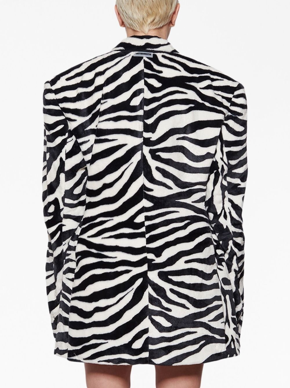 oversize-shoulder zebra-print blazer - 5