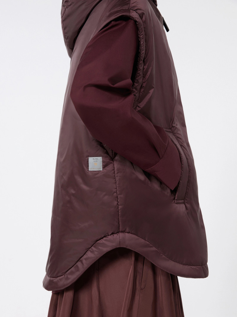 AMBRA Padded, hooded gilet in water-repellent canvas - BORDEAUX 5