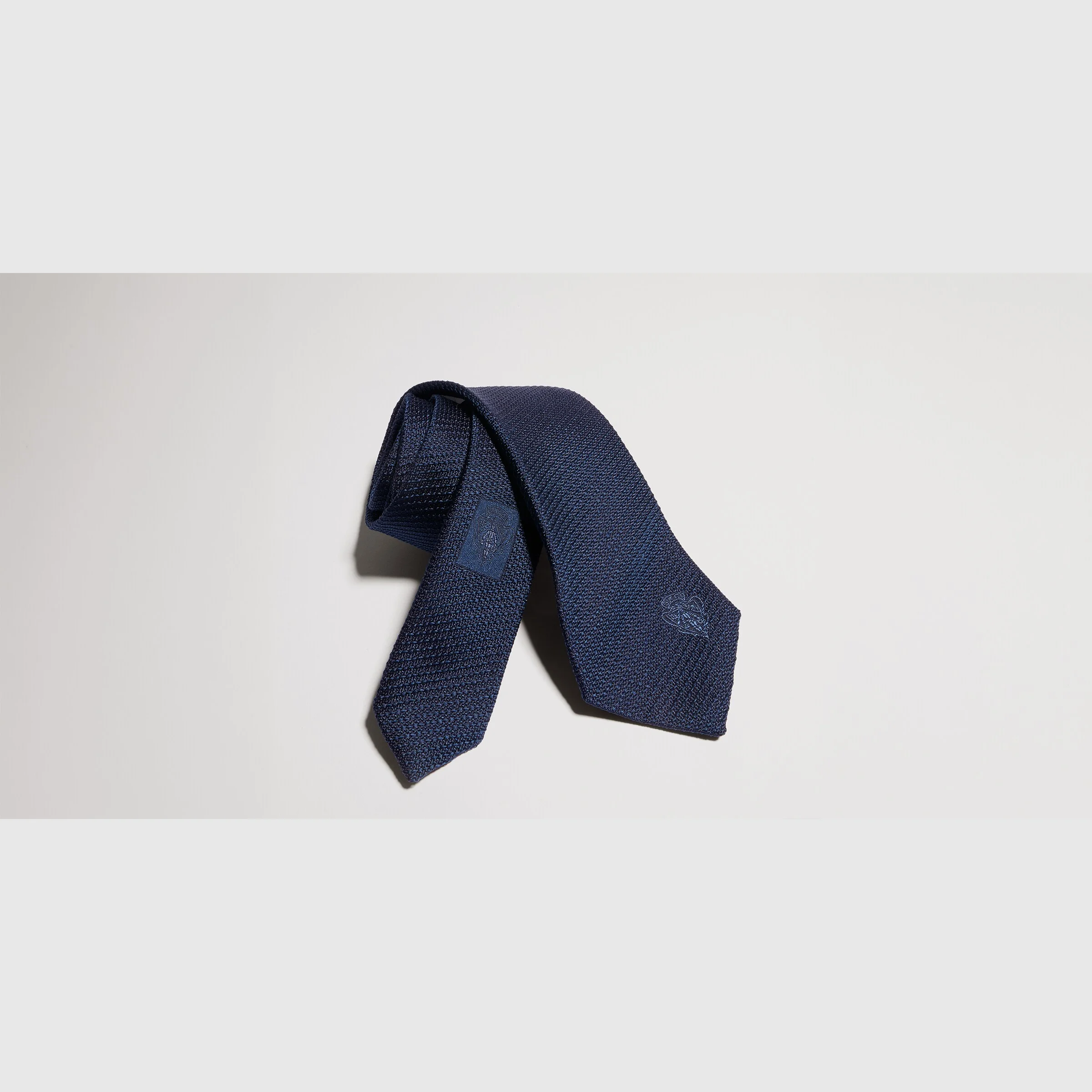 Silk tie with embroidery - 1