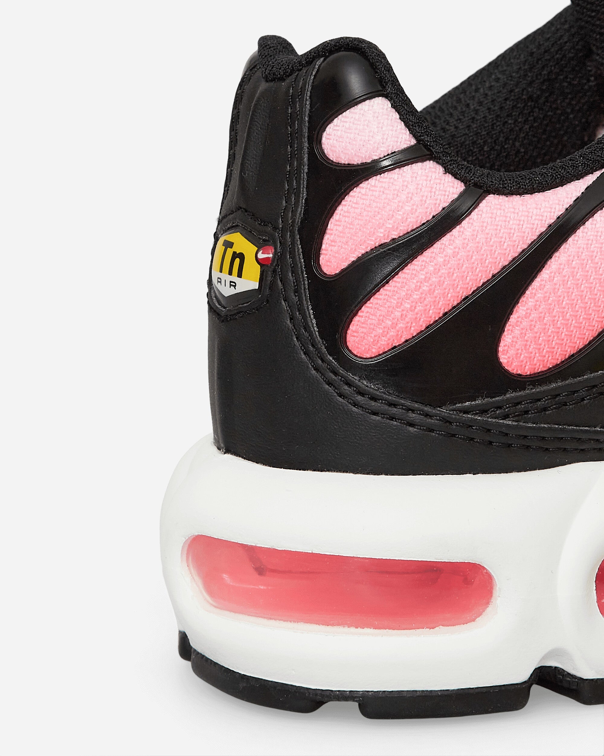 WMNS Air Max Plus Sneakers Black / Hot Punch - 6