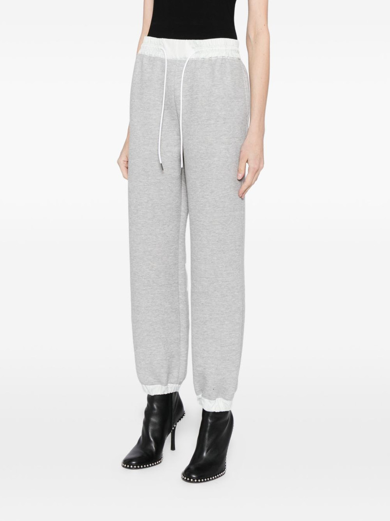contrast-colour trousers 3