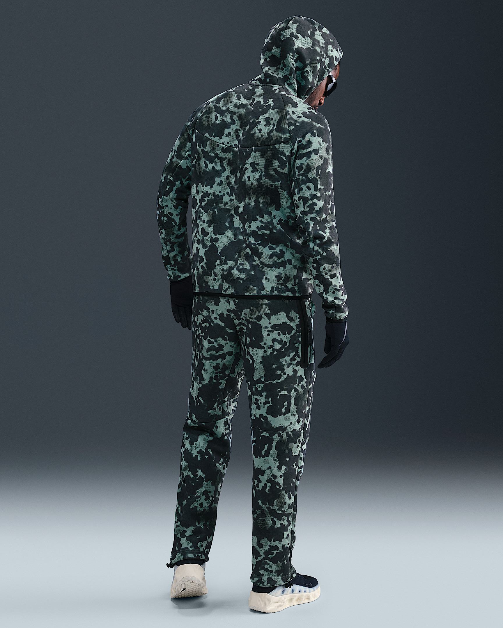 Nike Tech Men's Open-Hem Fleece Camo Pants - 4