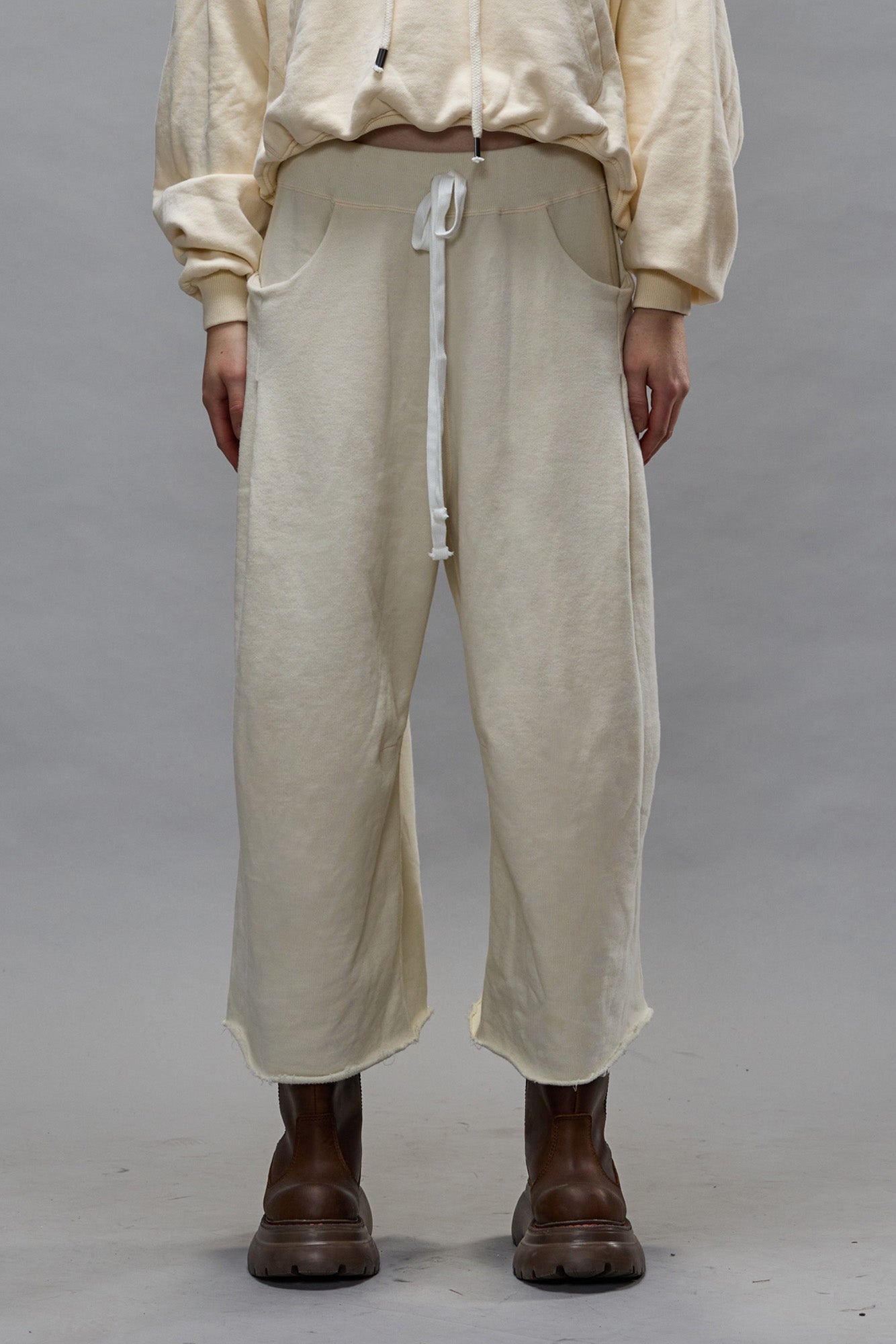 CROPPED PLEATED SWEATPANT - NATURAL - 3