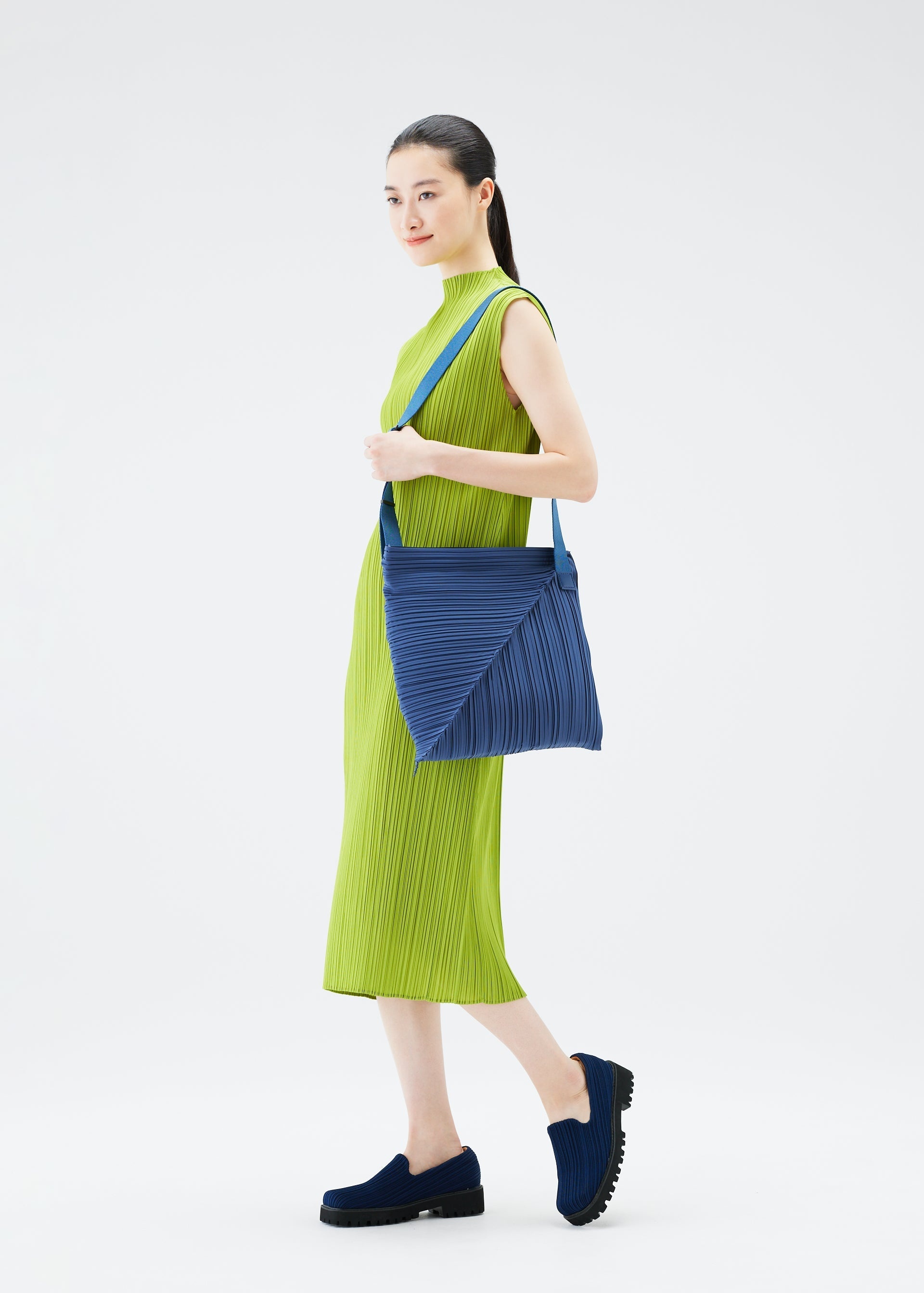 DIAGONAL PLEATS BAG - 3