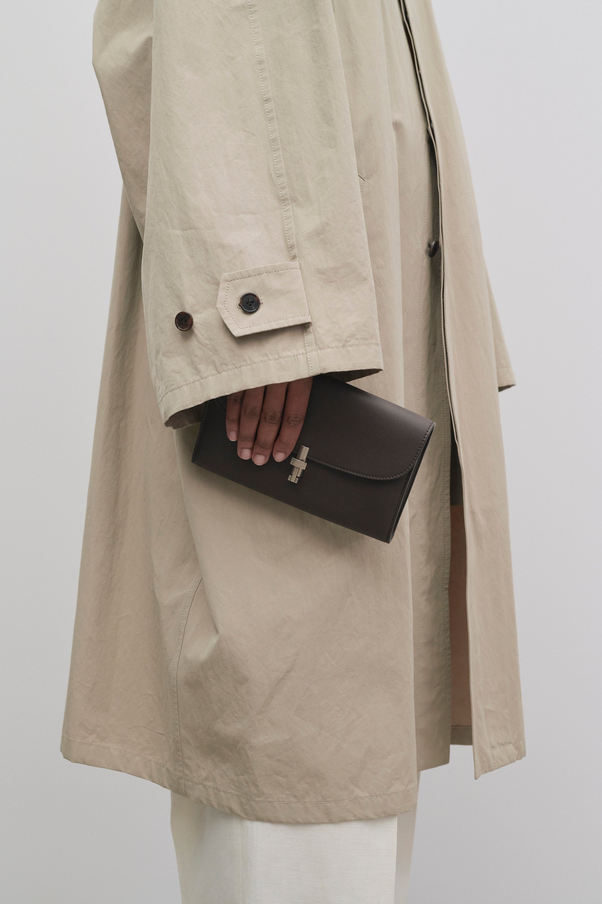 The Row Sofia Continental Wallet in Leather | REVERSIBLE