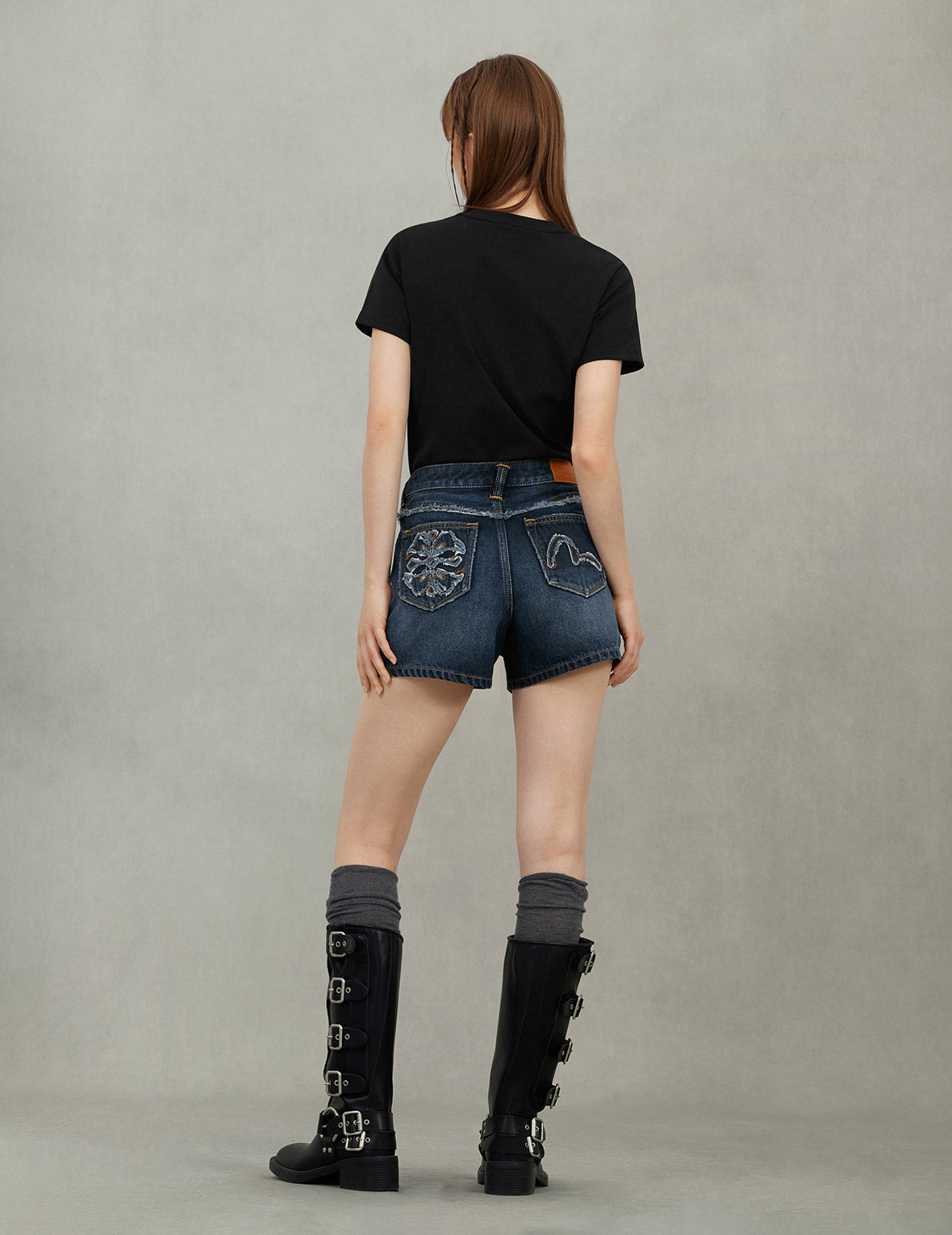 Slogan Embroidery and High-heeled Seagull Slim Fit T-Shirt - 8