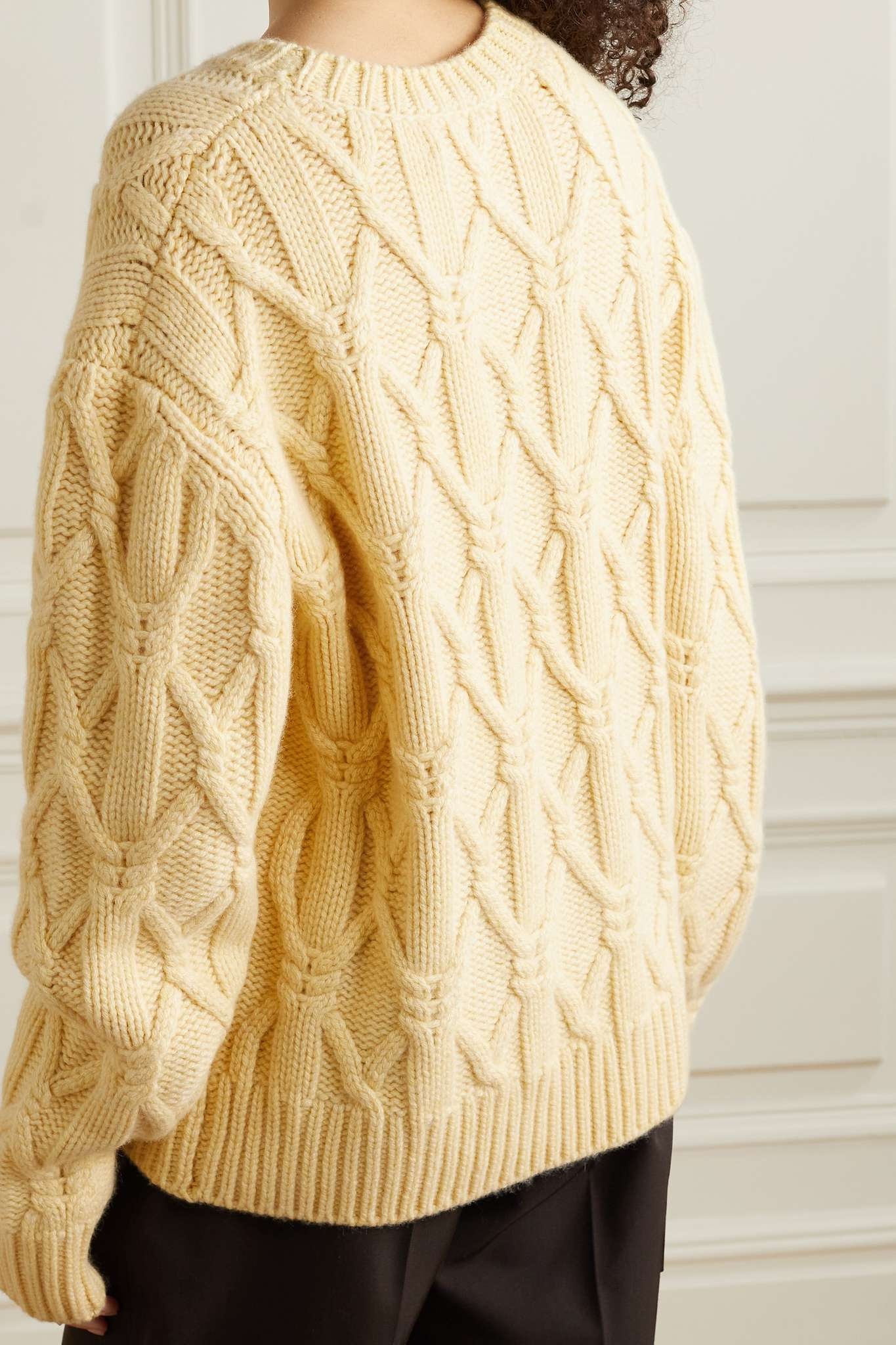 Oversized cable-knit cashmere sweater - 3