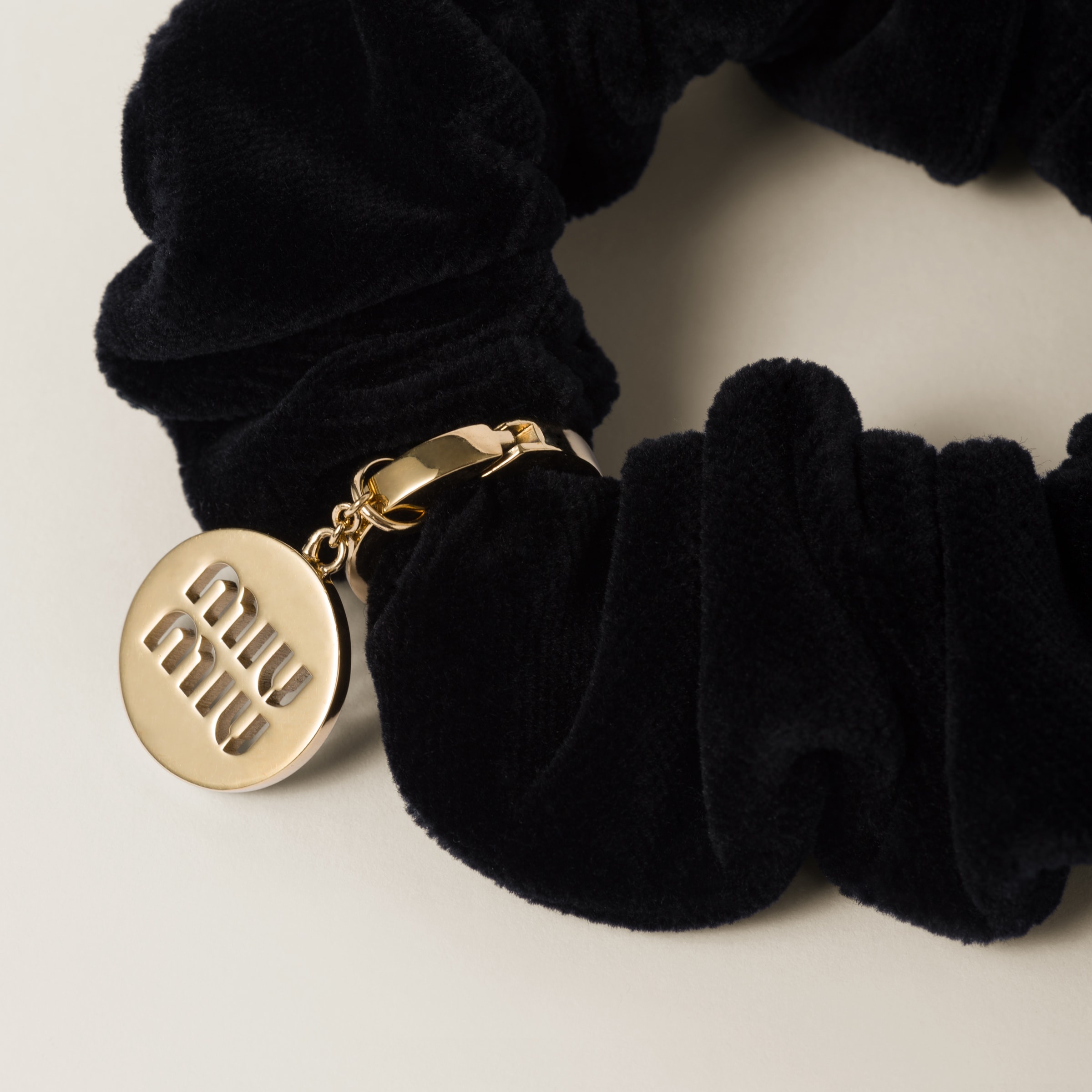 Velvet scrunchie - 2