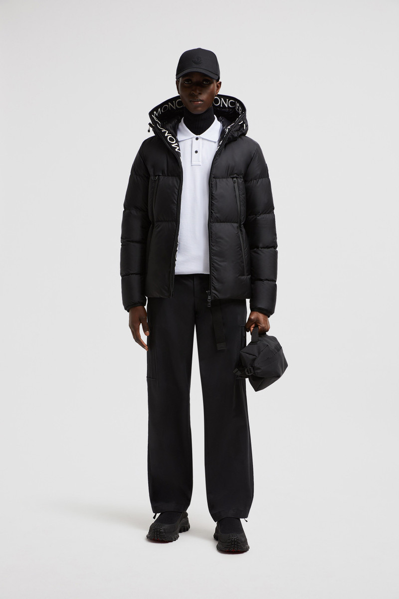 Moncler Montcla Short Down Jacket outlook