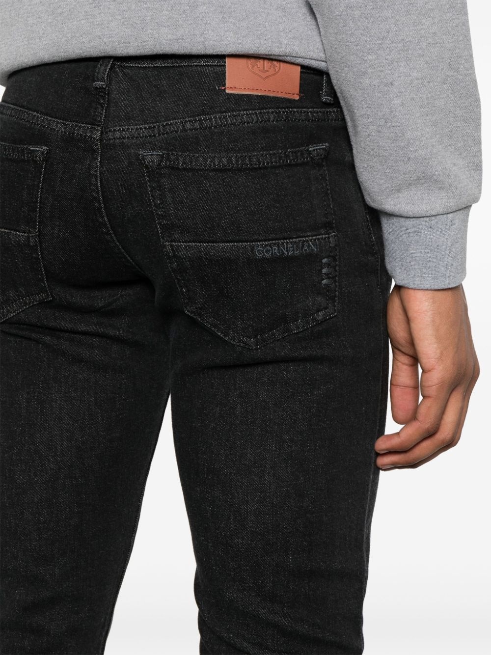 mid-rise tapered jeans - 5