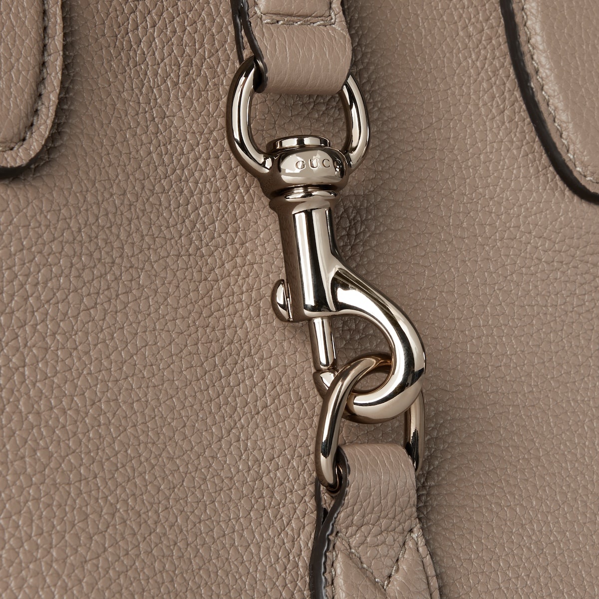 Medium tote bag with hook closure - 3