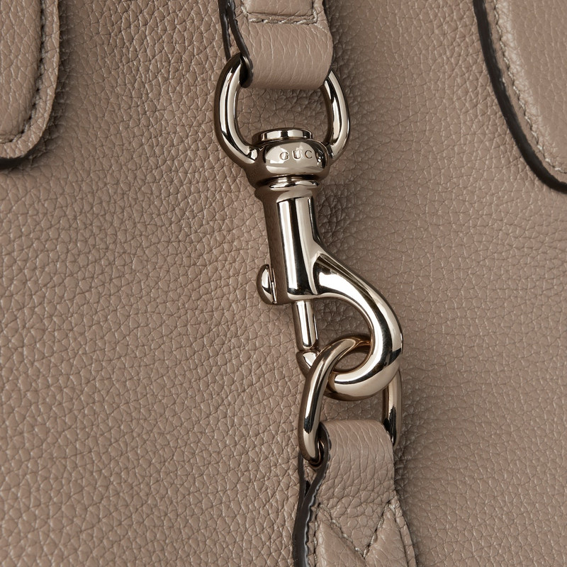 Medium tote bag with hook closure 3