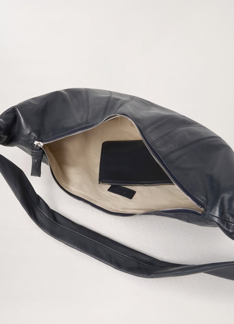 LARGE CROISSANT BAG
SOFT NAPPA LEATHER 4