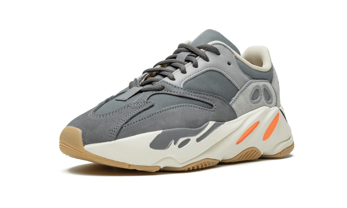 Yeezy Boost 700 - 4