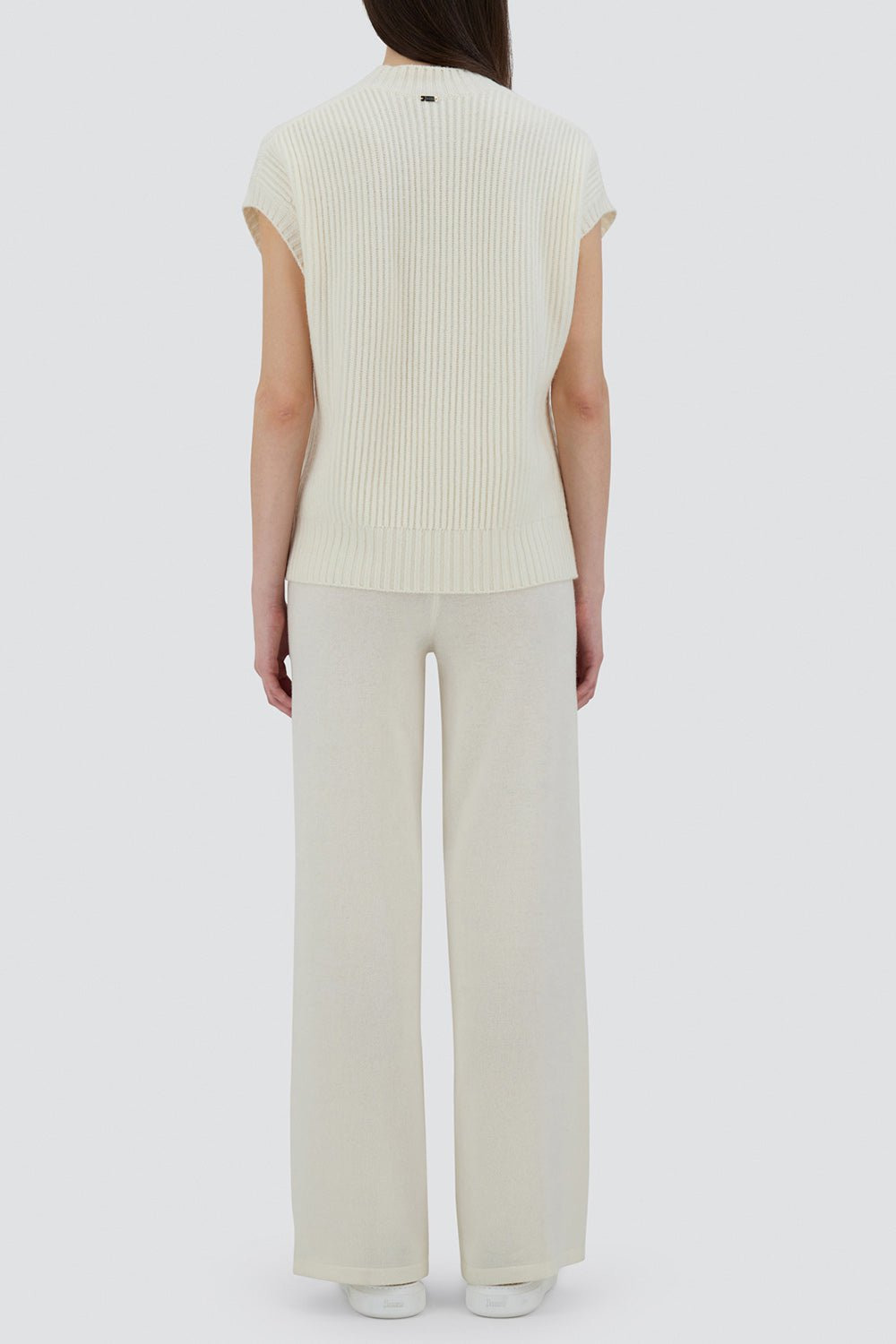 Cable Crew Neck Vest - 4