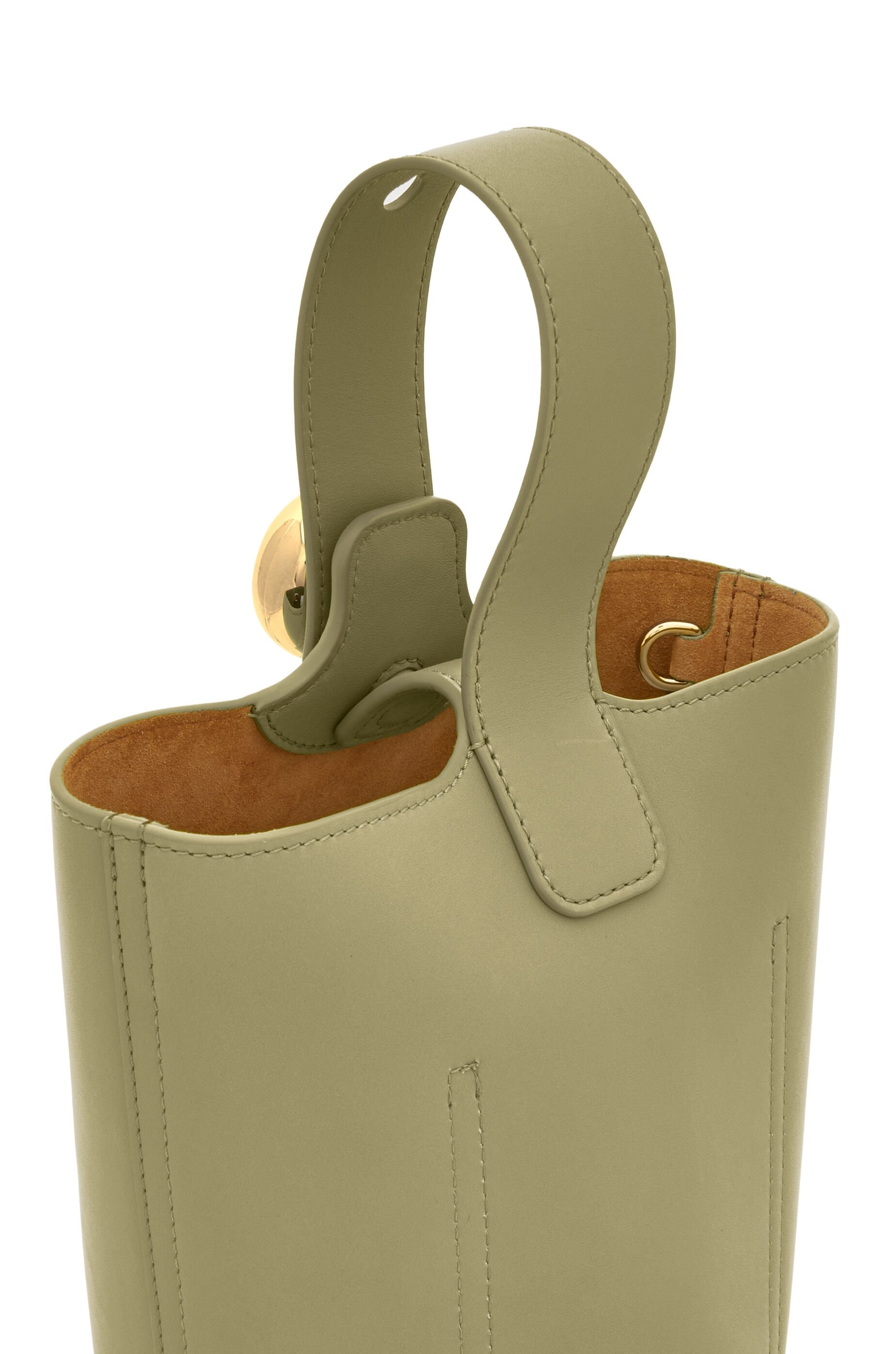 Medium Pebble bucket in mellow calfskin - 10