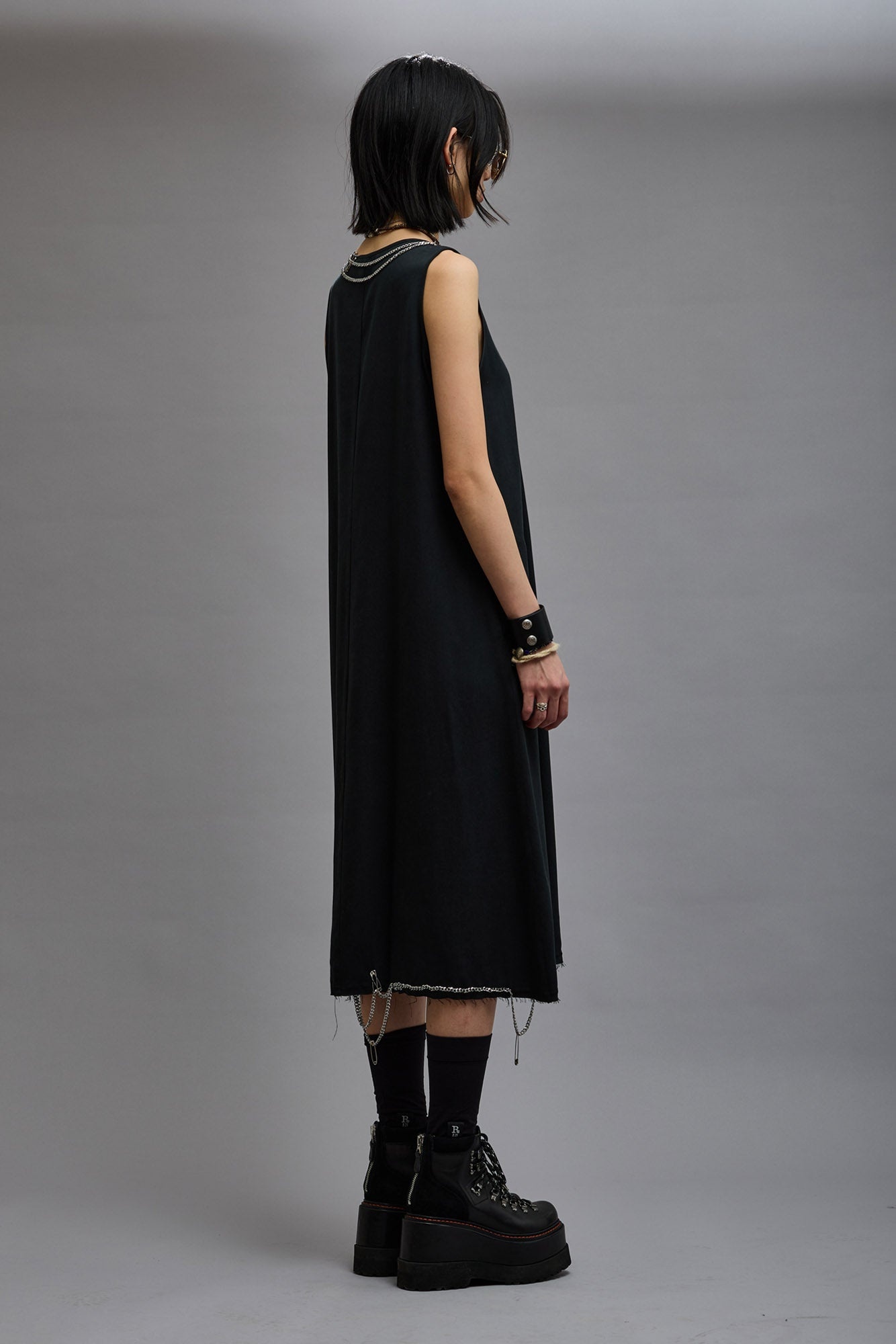 CHAIN EMBELLISHED MIDI - BLACK - 4