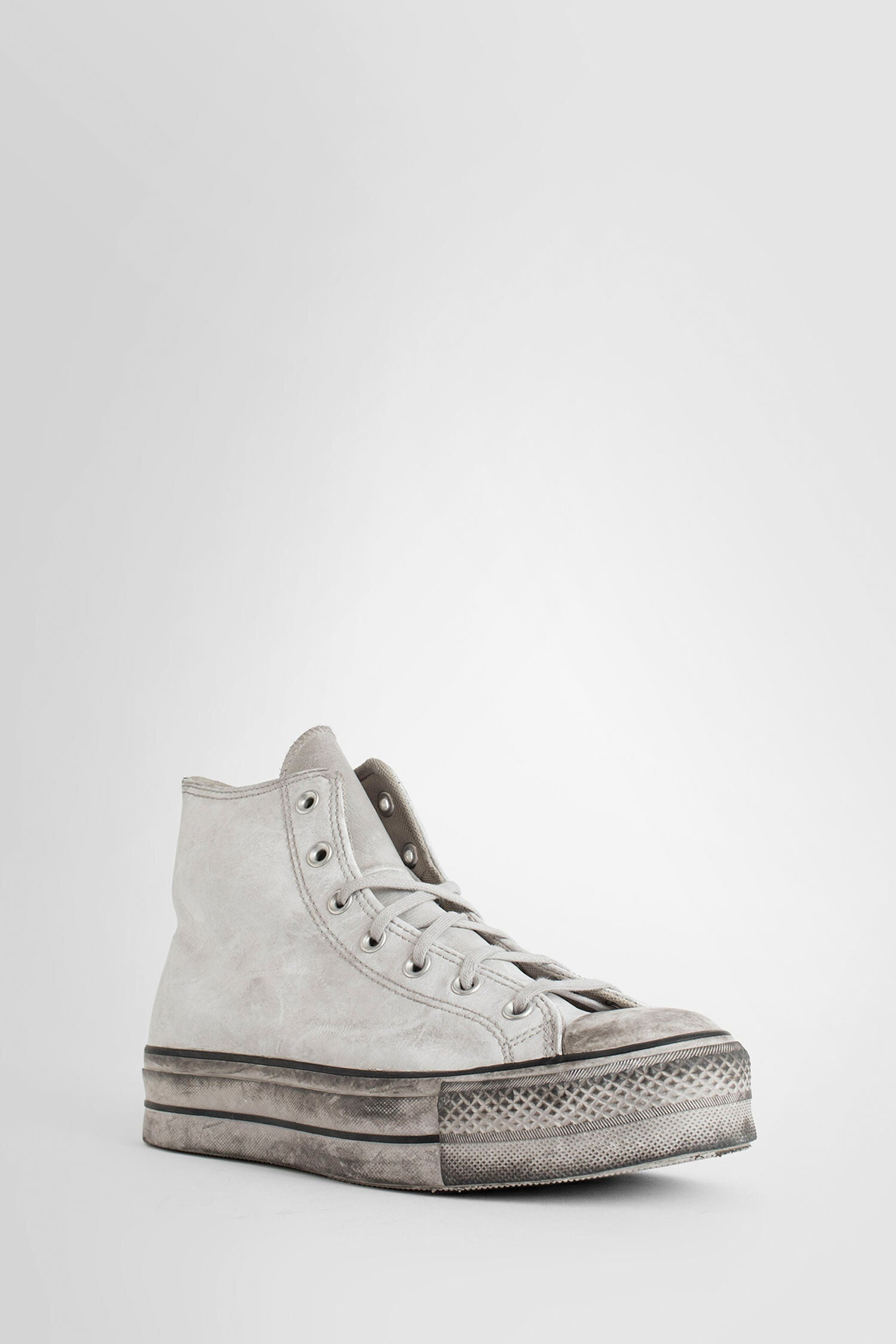 Chuck-Taylor-All-Star-Lift-Leather-562909C-Sneakers - 2