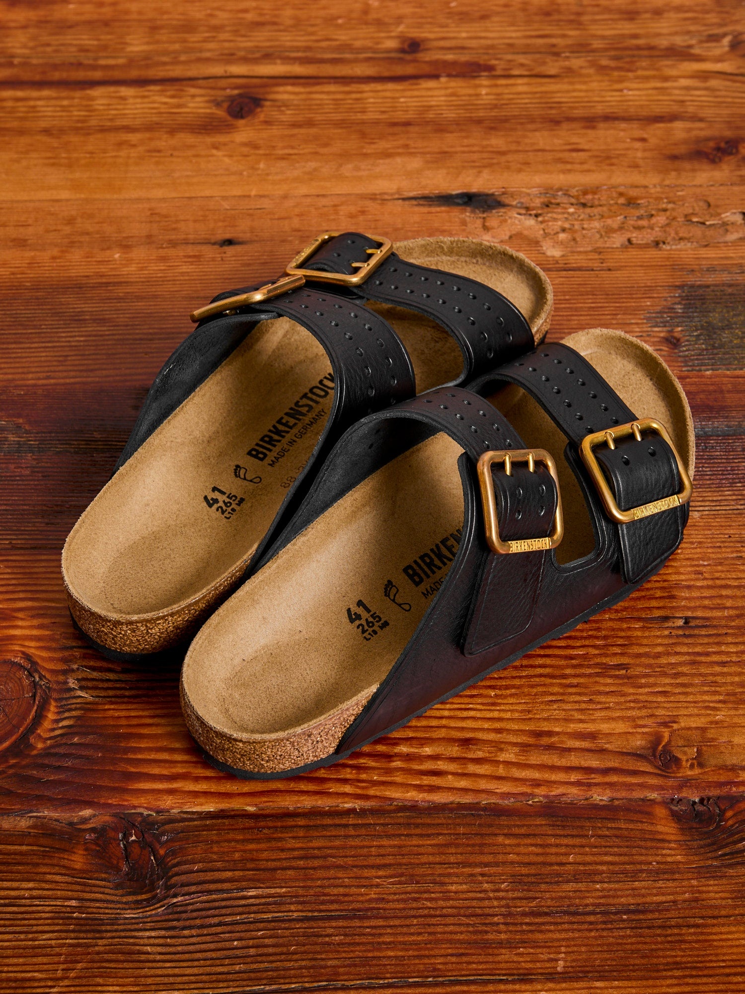 Arizona Bold Sandal in Black - 6