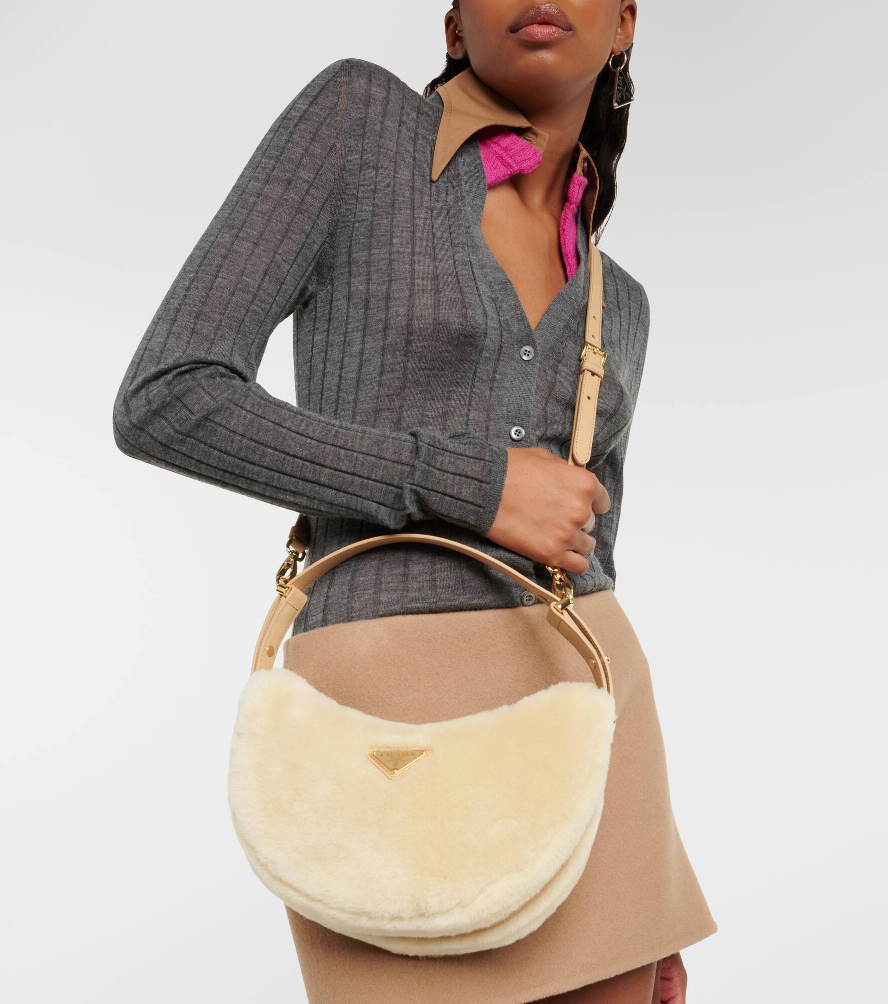 Arqué shearling shoulder bag - 7