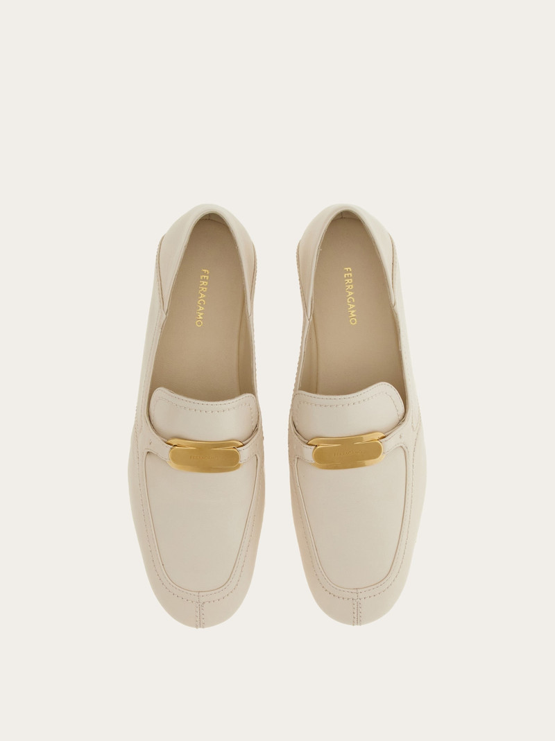 새로운 Vara 버클 loafer 2