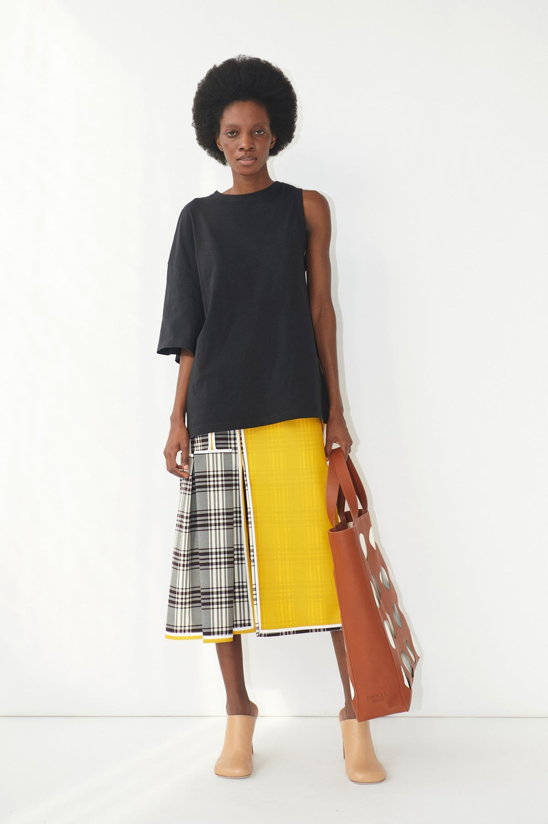 ORGANIC COTTON ONE-SLEEVE T-SHIRT BLACK 11