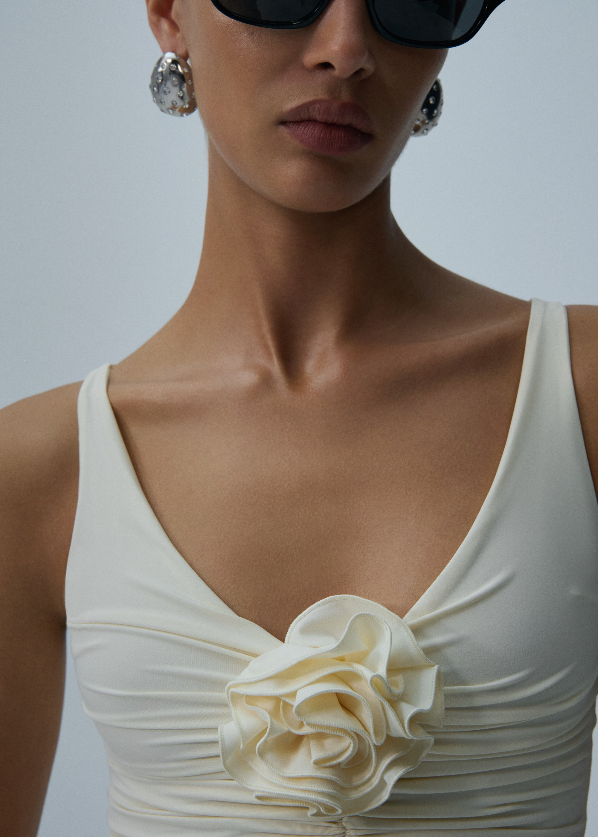 Ruched flower top in cream - 4