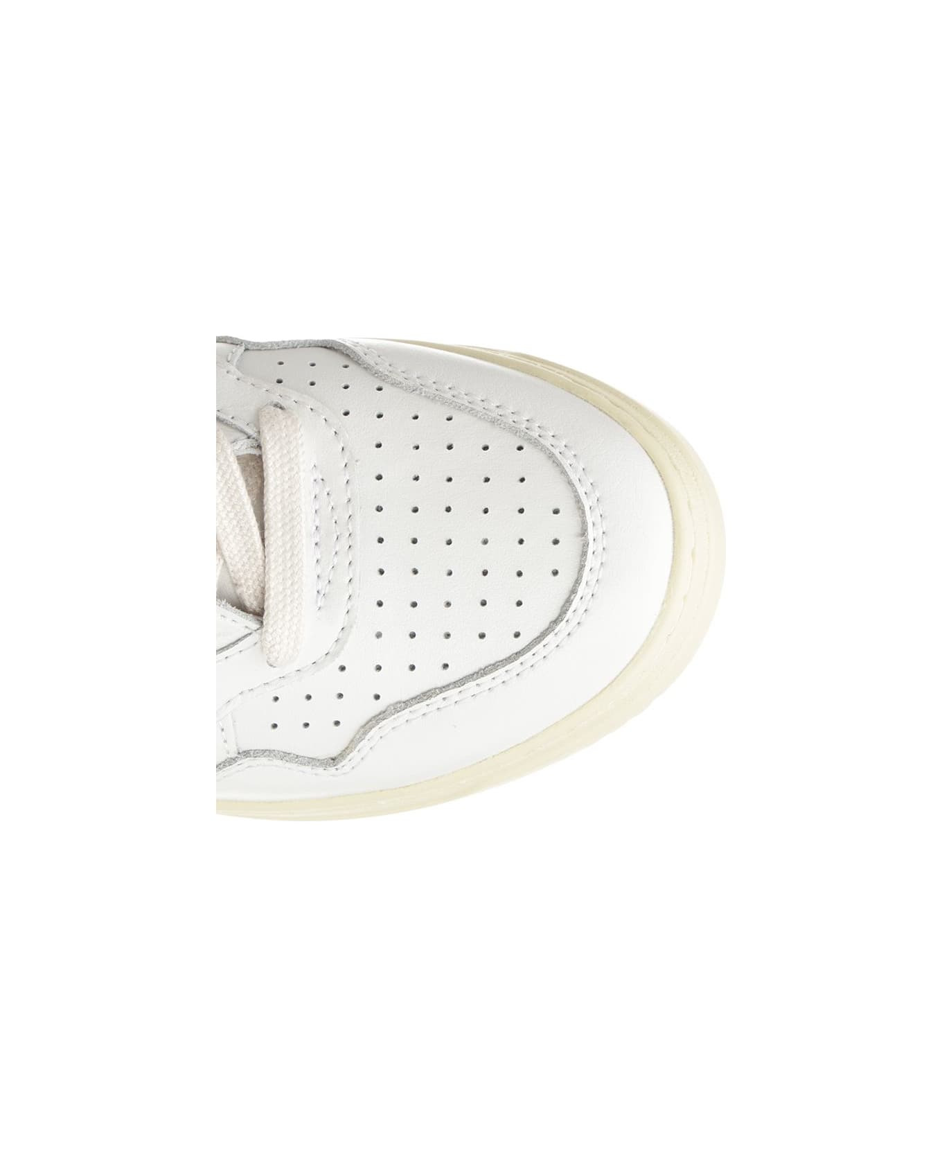 'medalist Low' Sneaker - 4
